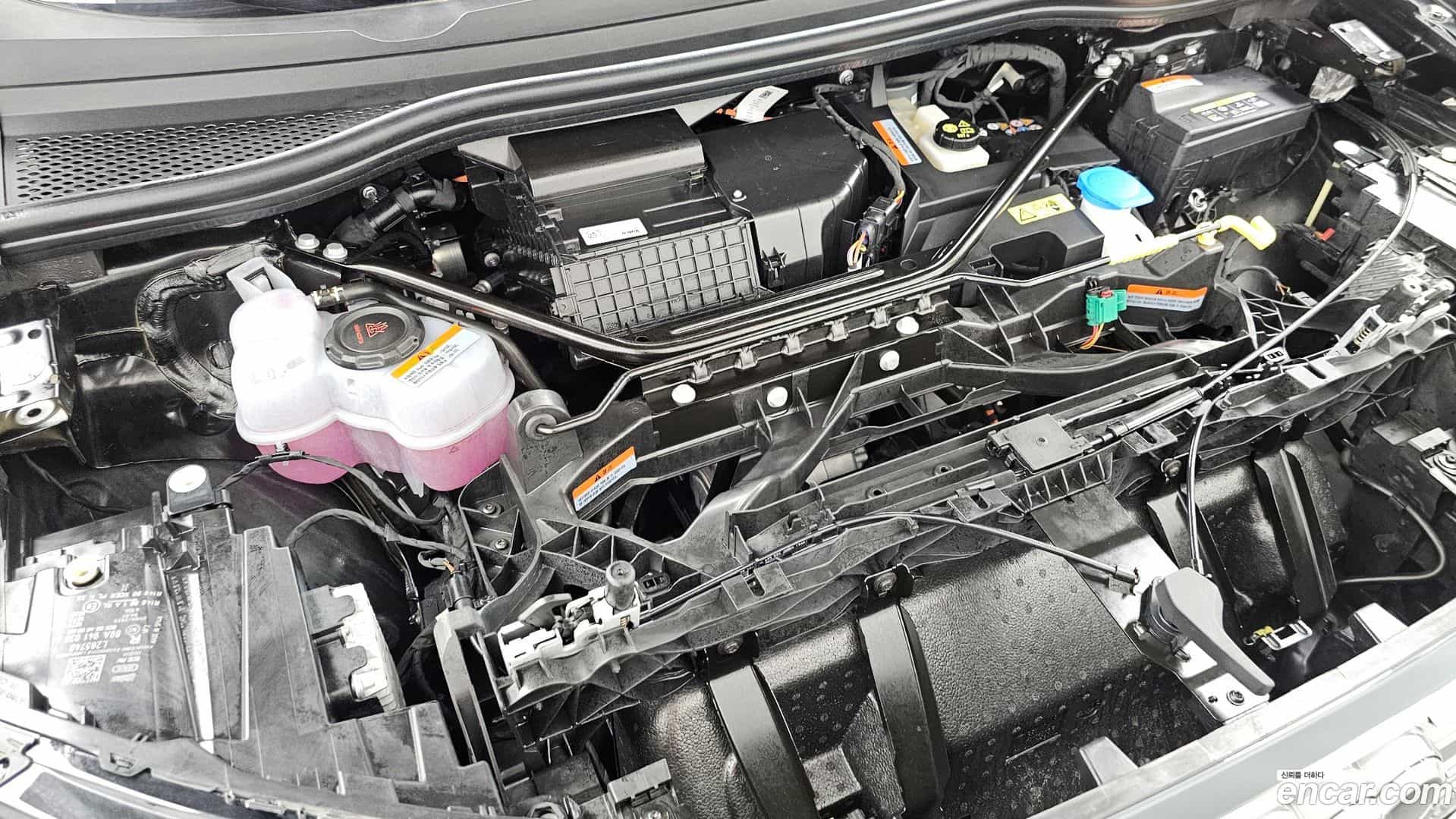Q4 e-tron Audi 2025.7-OUTER-006