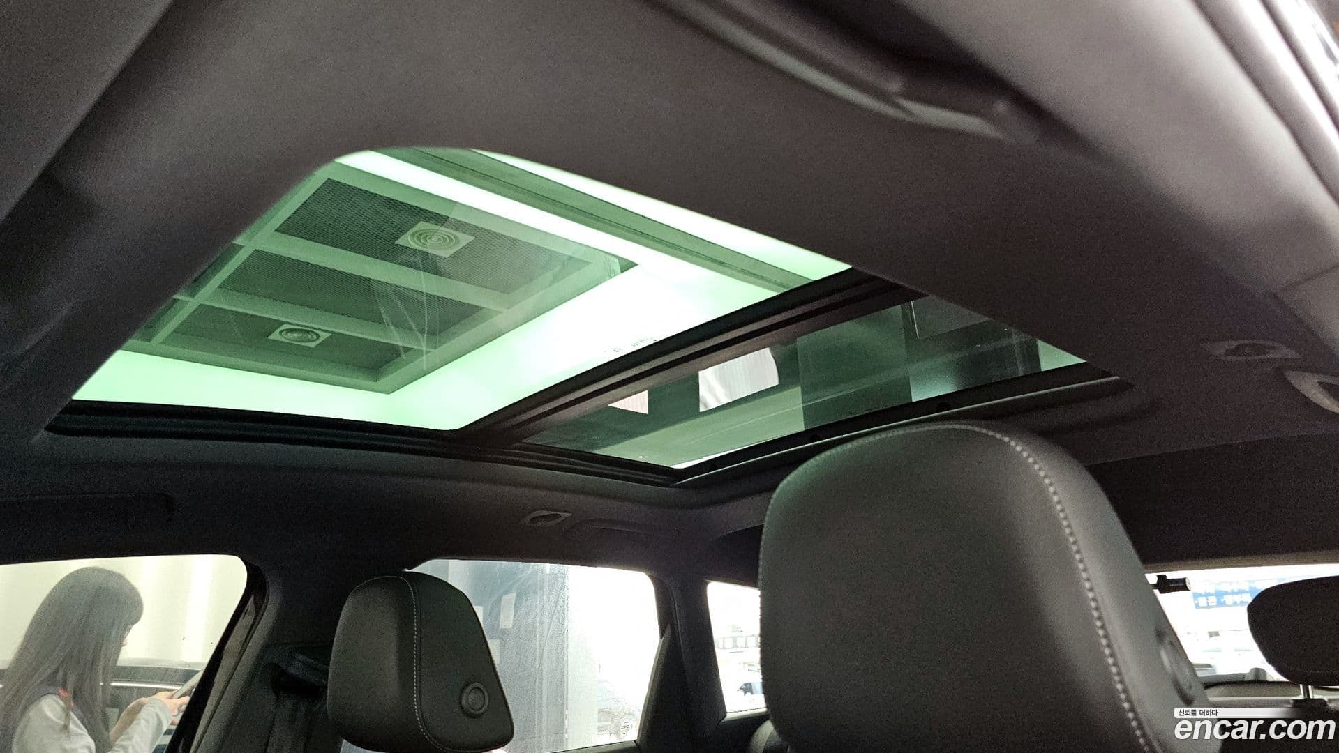 Main__Slider__Photo:Q4 e-tron Audi 2025.7-17