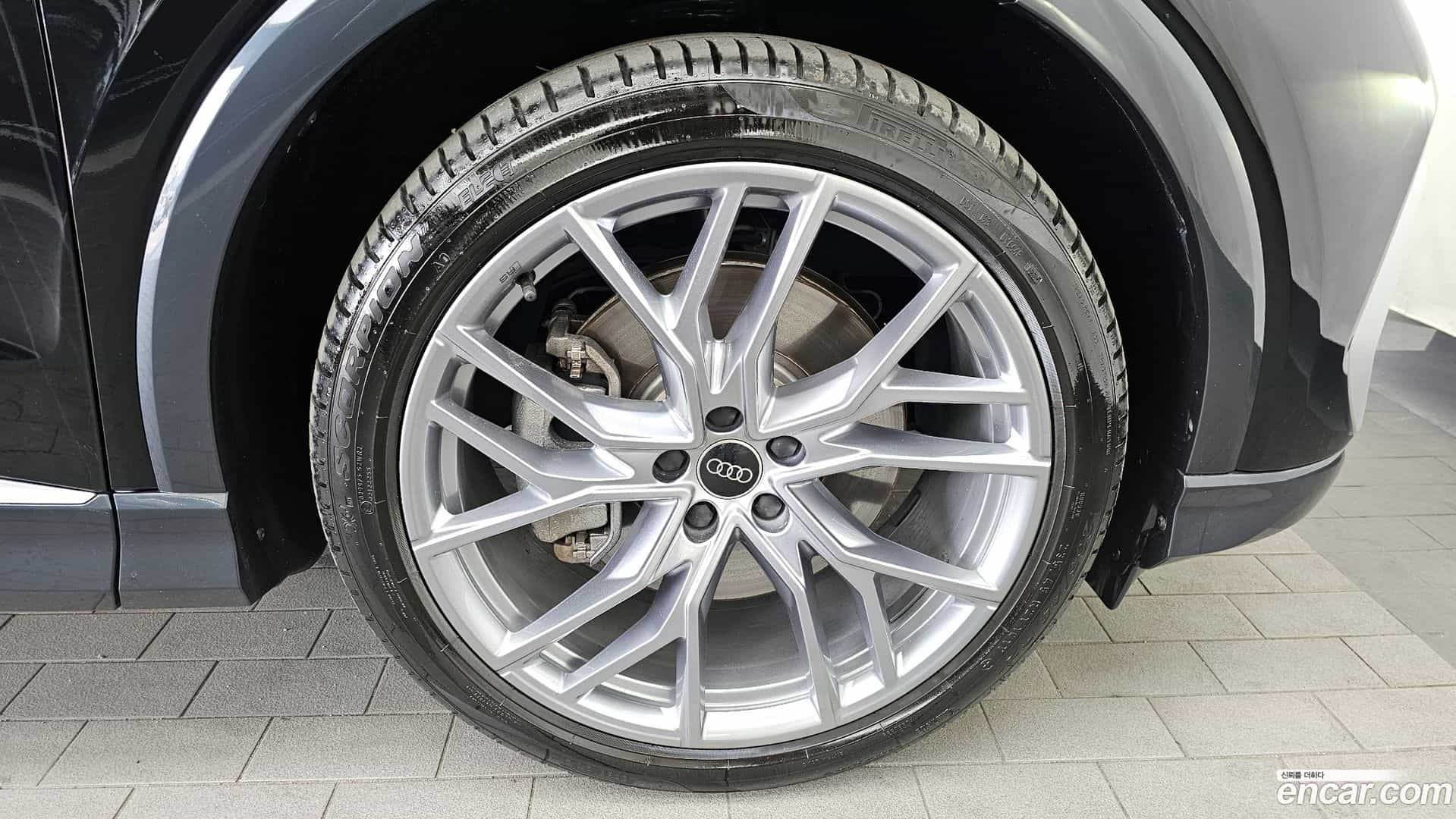 Q4 e-tron Audi 2025.7-OUTER-031