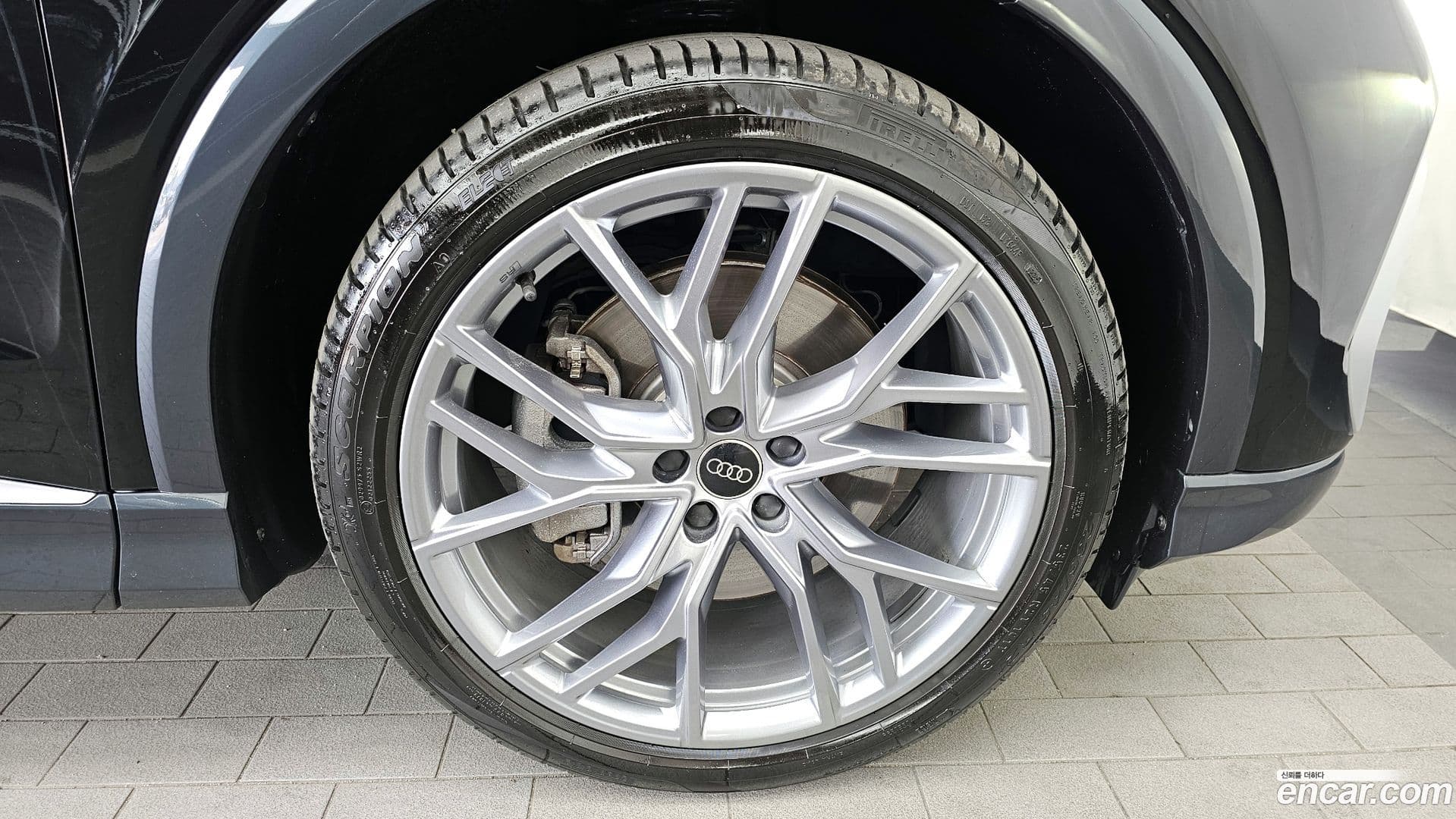 Main__Slider__Photo:Q4 e-tron Audi 2025.7-20