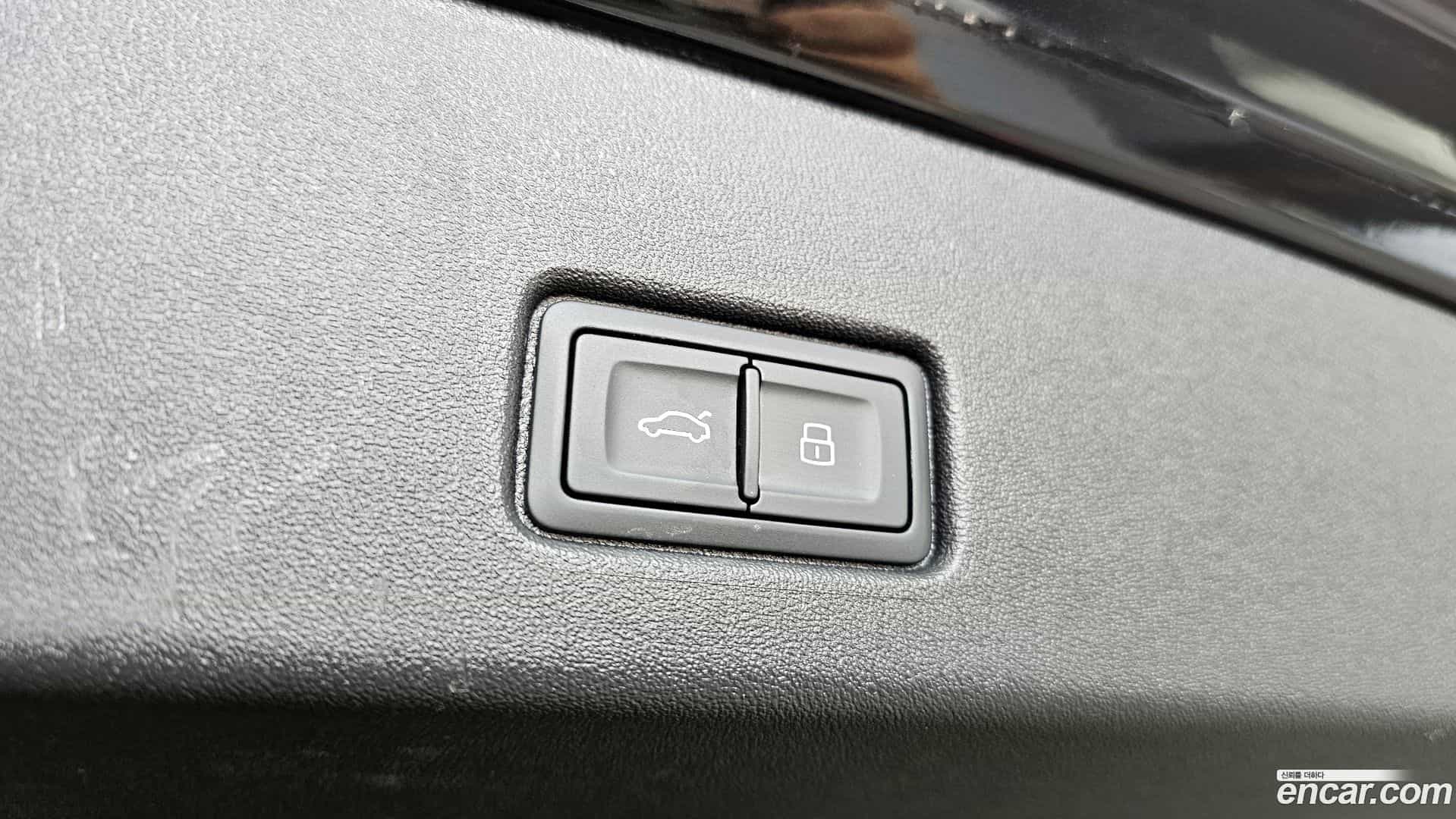 Q4 e-tron Audi 2025.7-OPTION-043