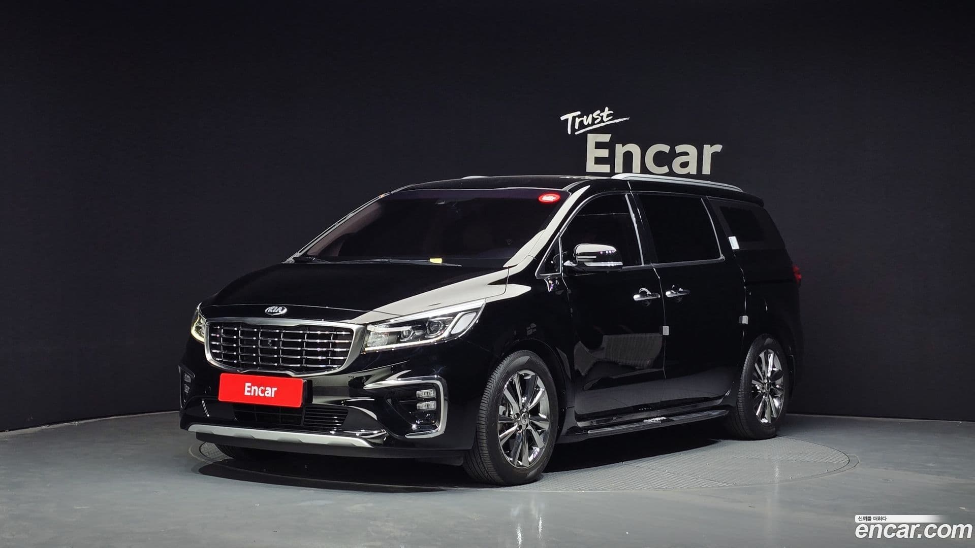 Main__Slider__Photo:Canival Kia 2019.7-0