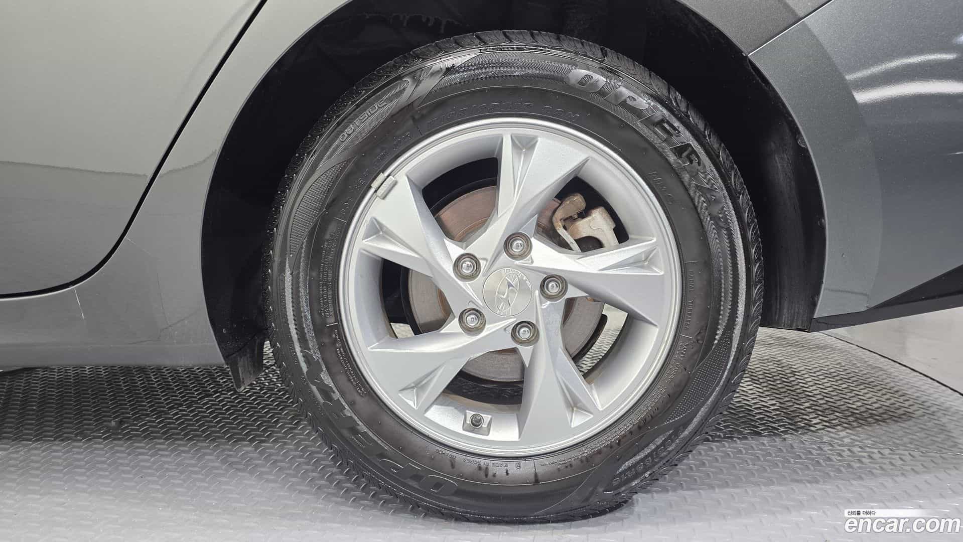 AVANTE Hyundai 2020.6-OUTER-031