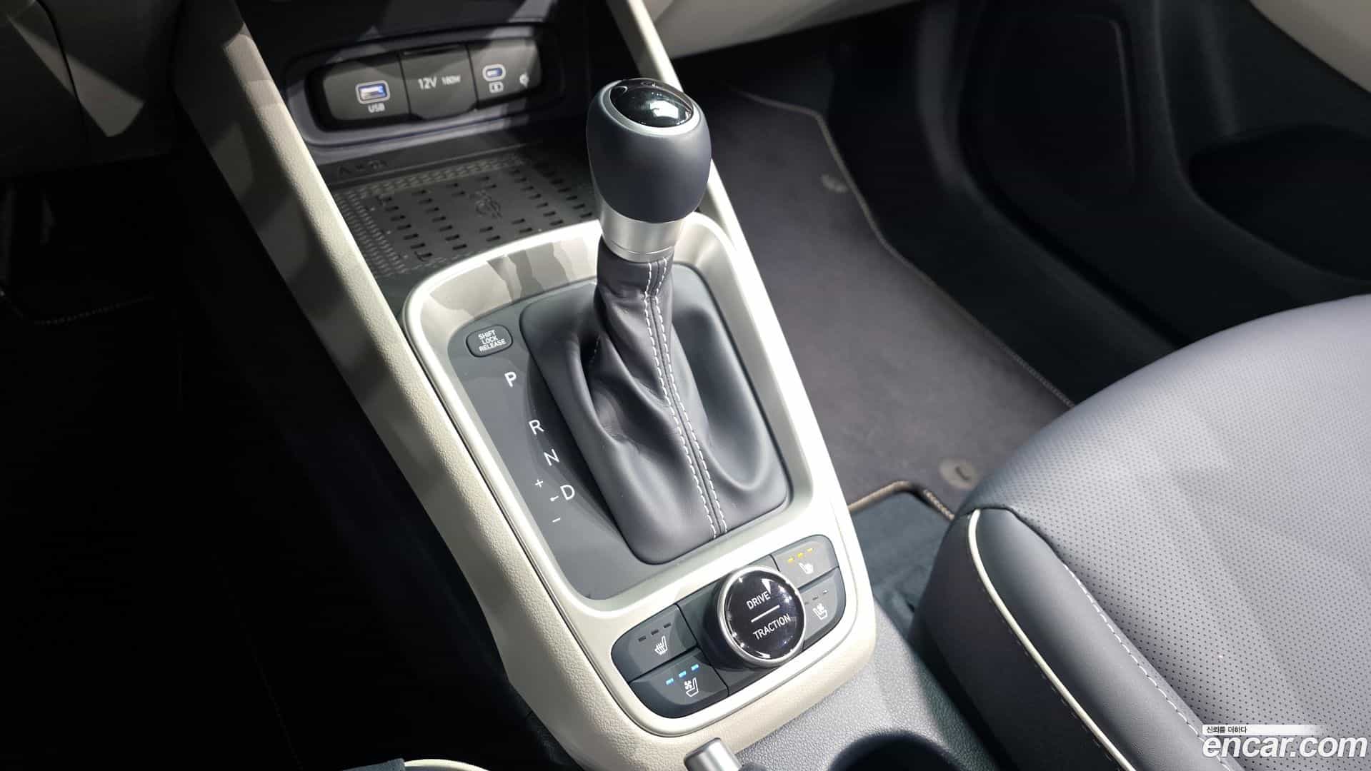 Venue Hyundai 2024.5-INNER-009