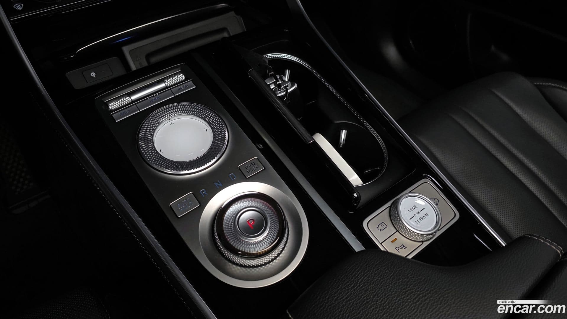 Main__Slider__Photo:GV80 Genesis 2022.4-8