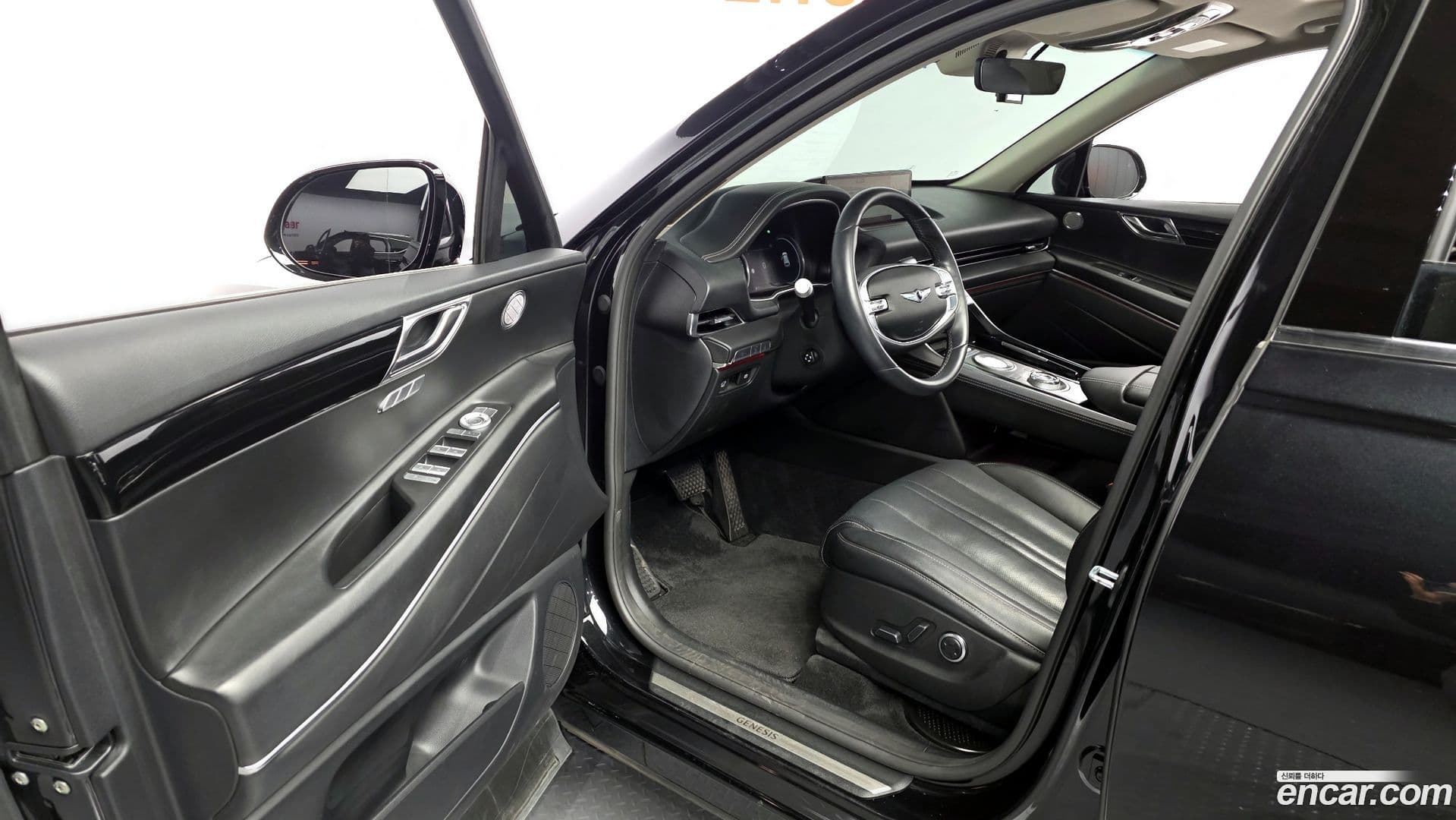 Main__Slider__Photo:GV80 Genesis 2022.4-9