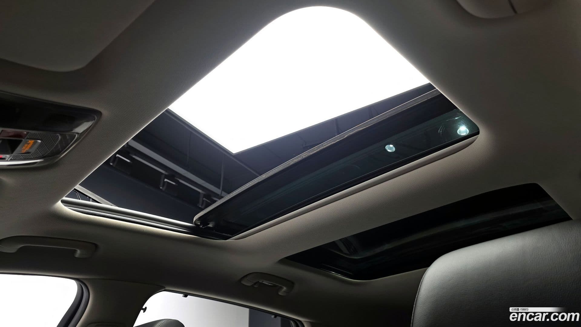 Main__Slider__Photo:GV80 Genesis 2022.4-17