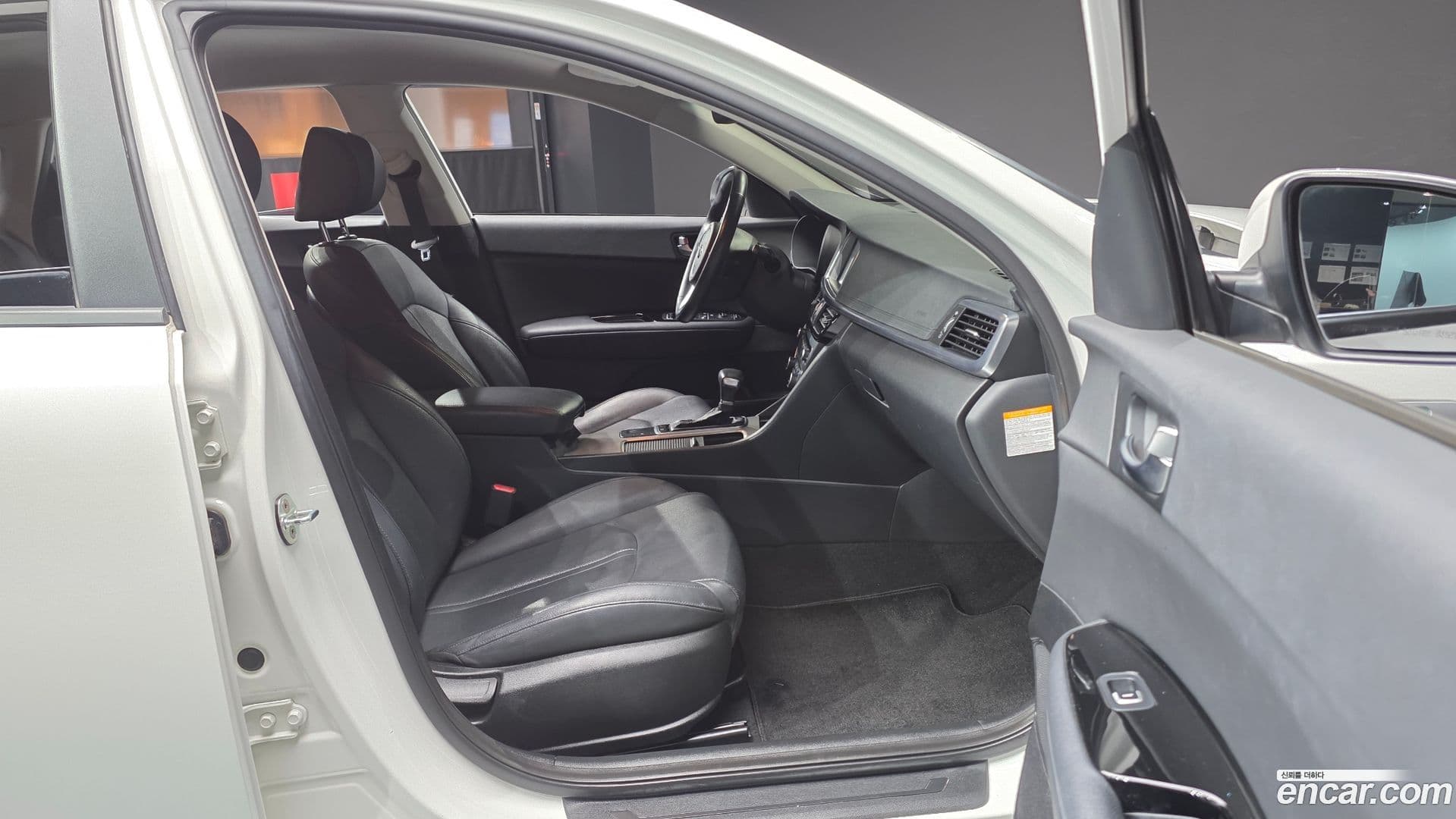 Main__Slider__Photo:K5 Kia 2016.4-10