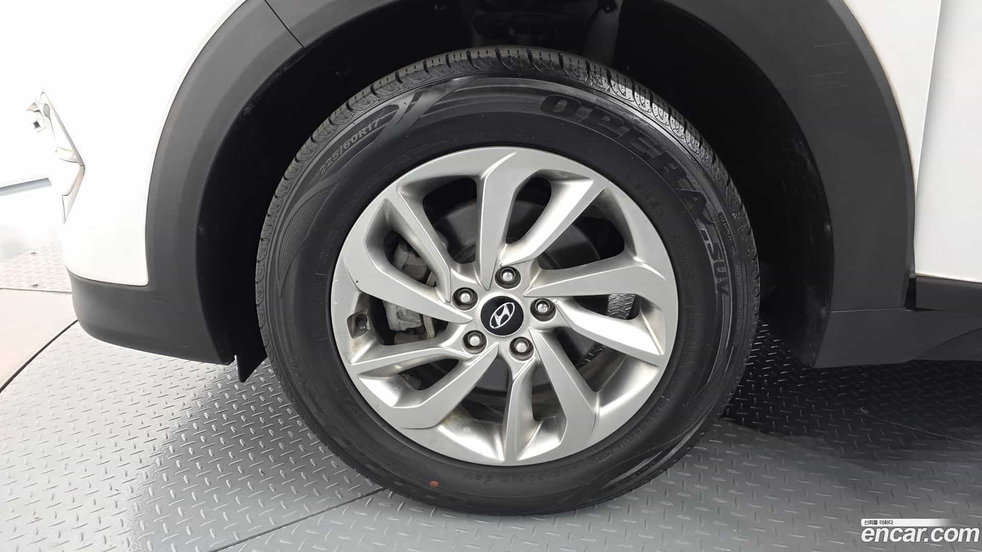 Tucson Hyundai 2017.2-OUTER-005