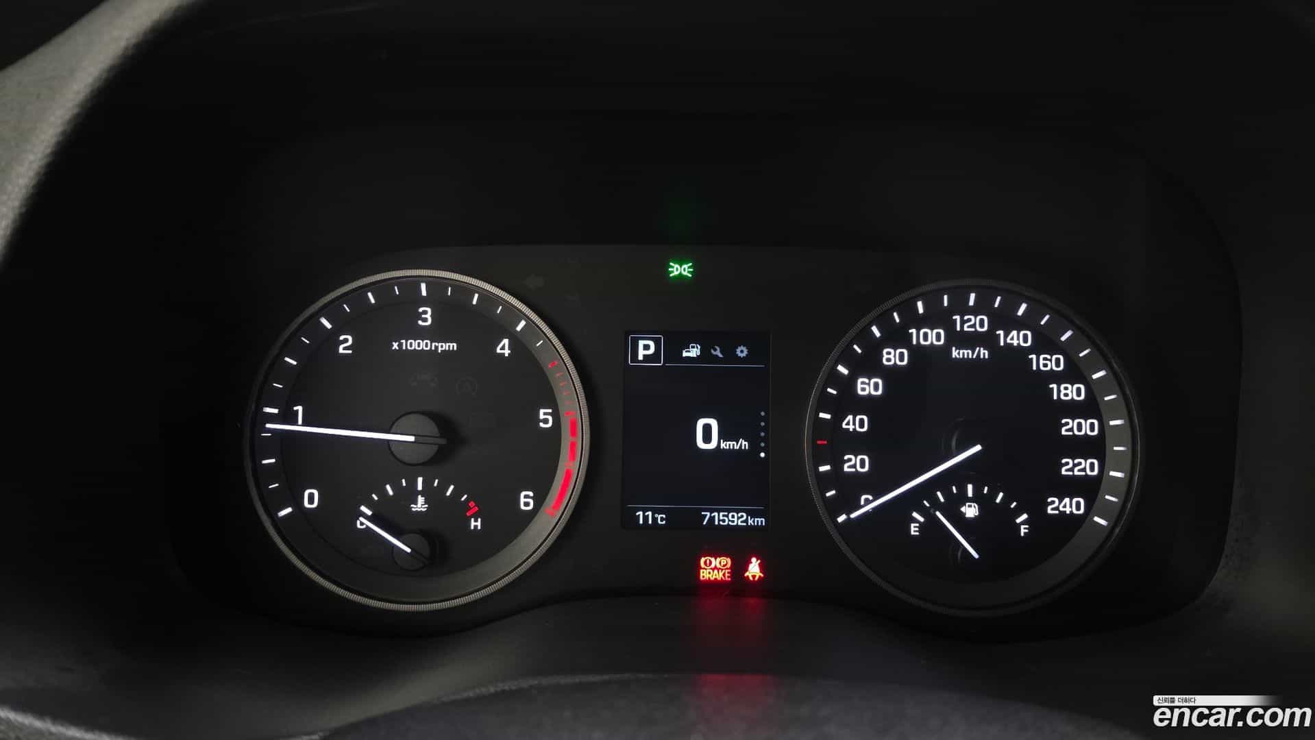 Tucson Hyundai 2017.2-INNER-008