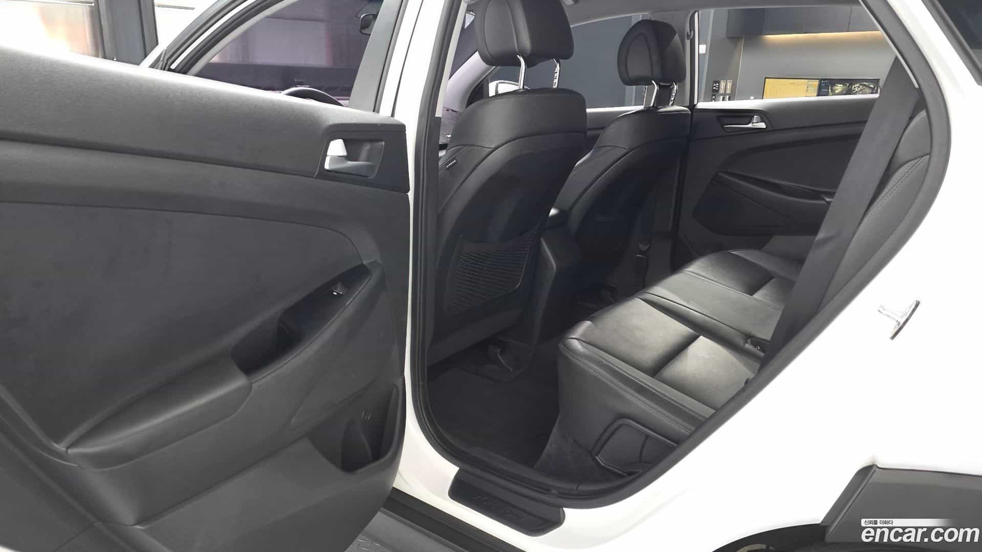 Tucson Hyundai 2017.2-INNER-036