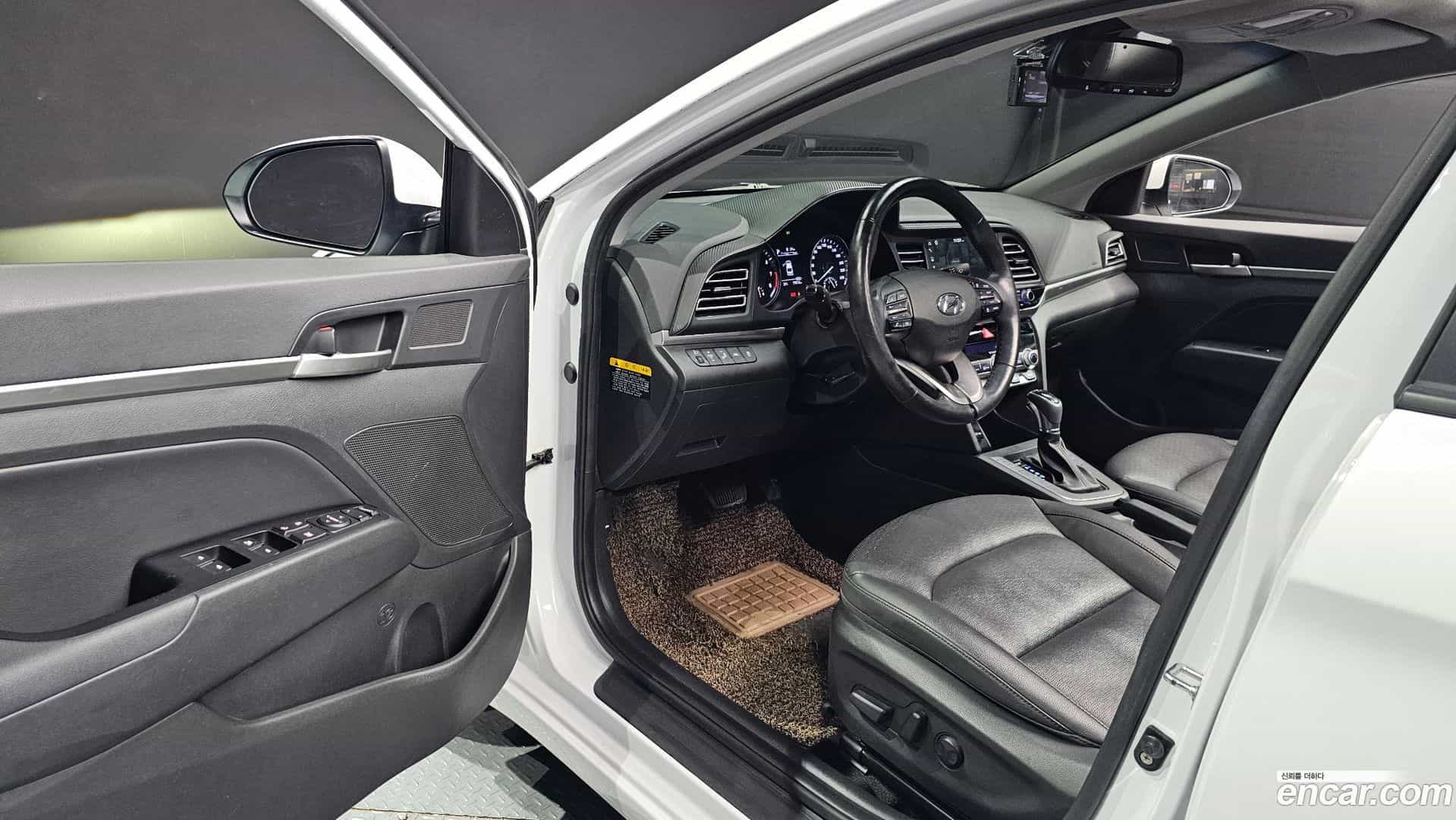 AVANTE Hyundai 2019.2-INNER-010
