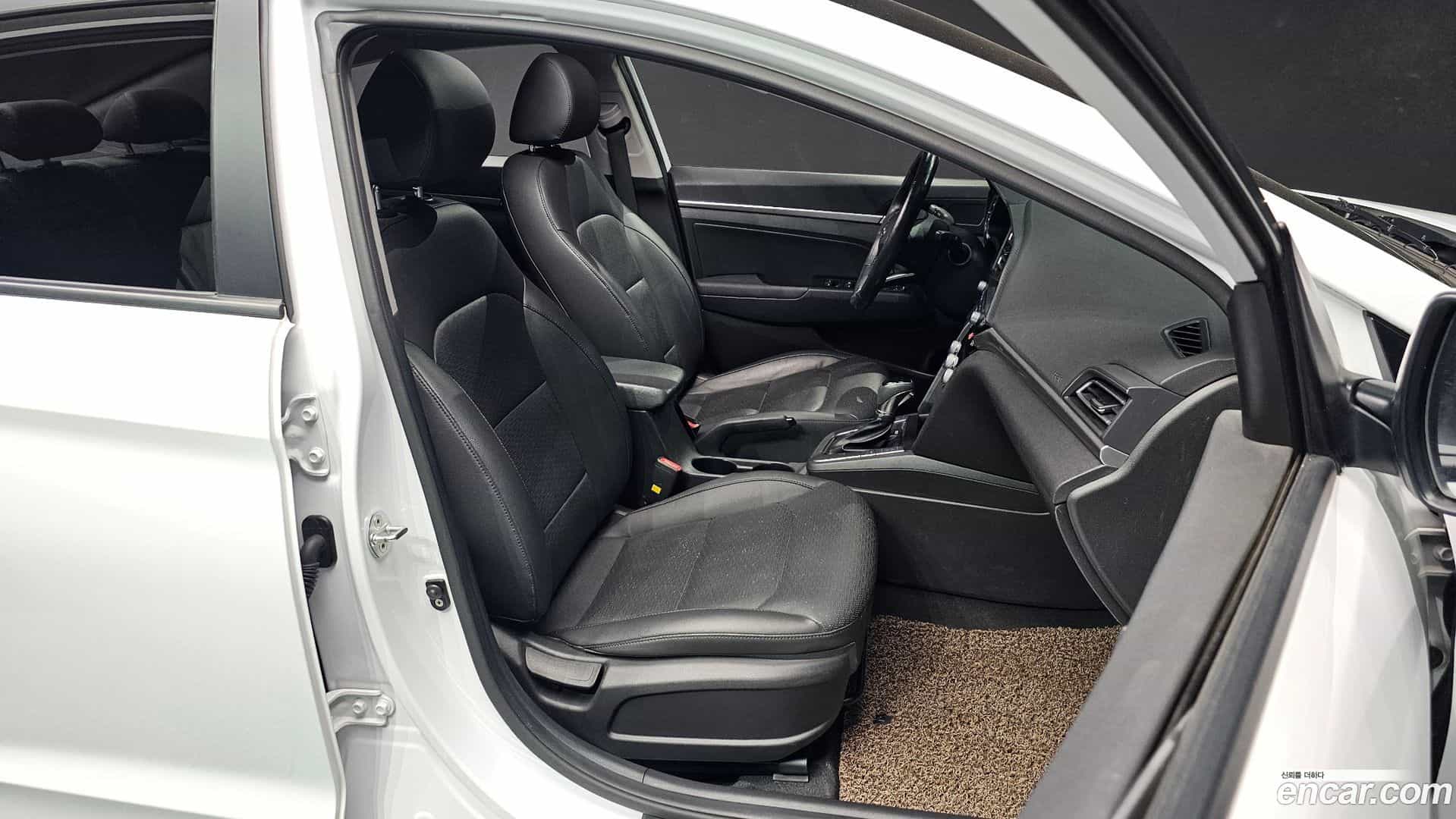 AVANTE Hyundai 2019.2-OPTION-016