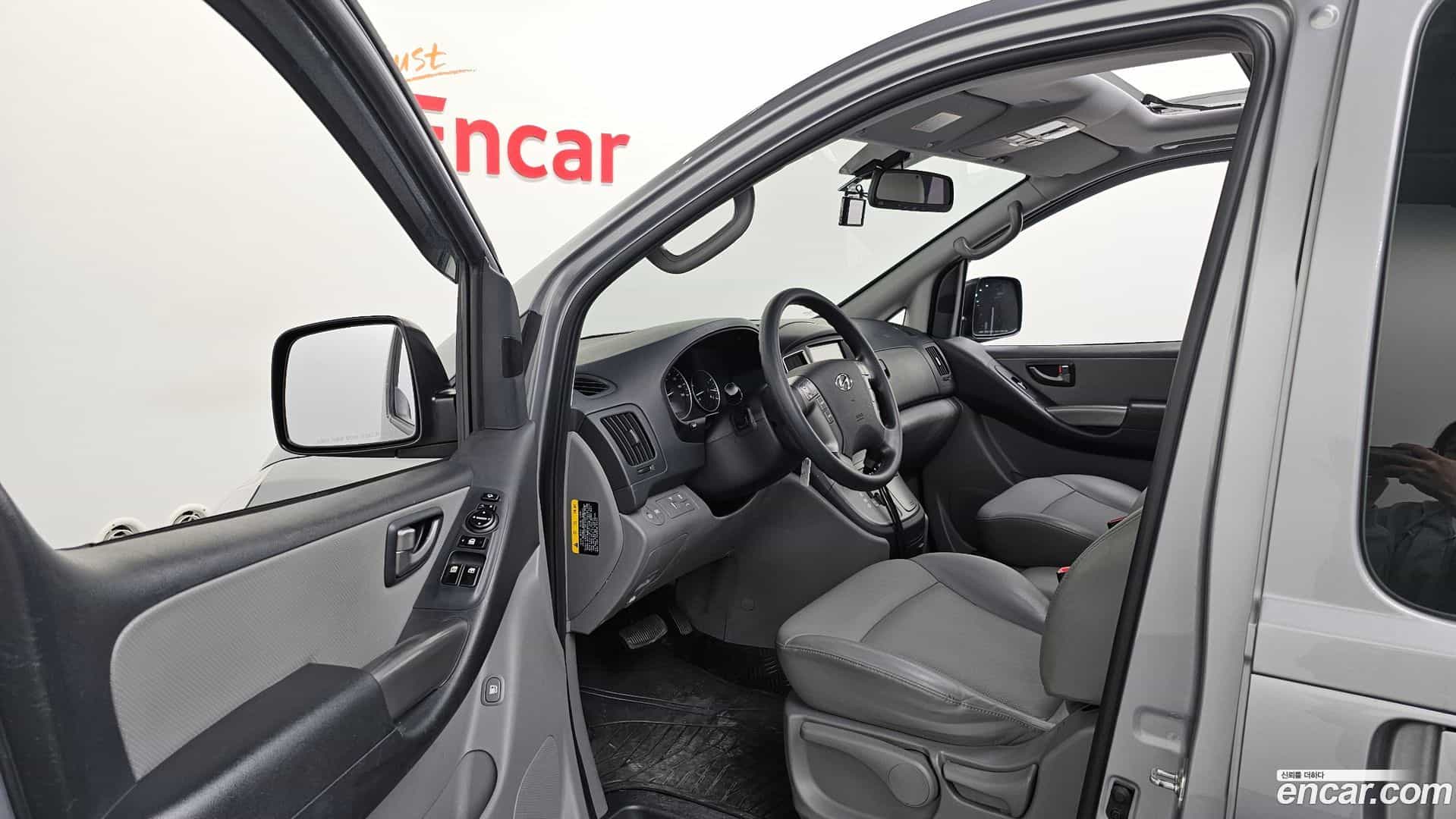 Starex Hyundai 2017.6-INNER-010