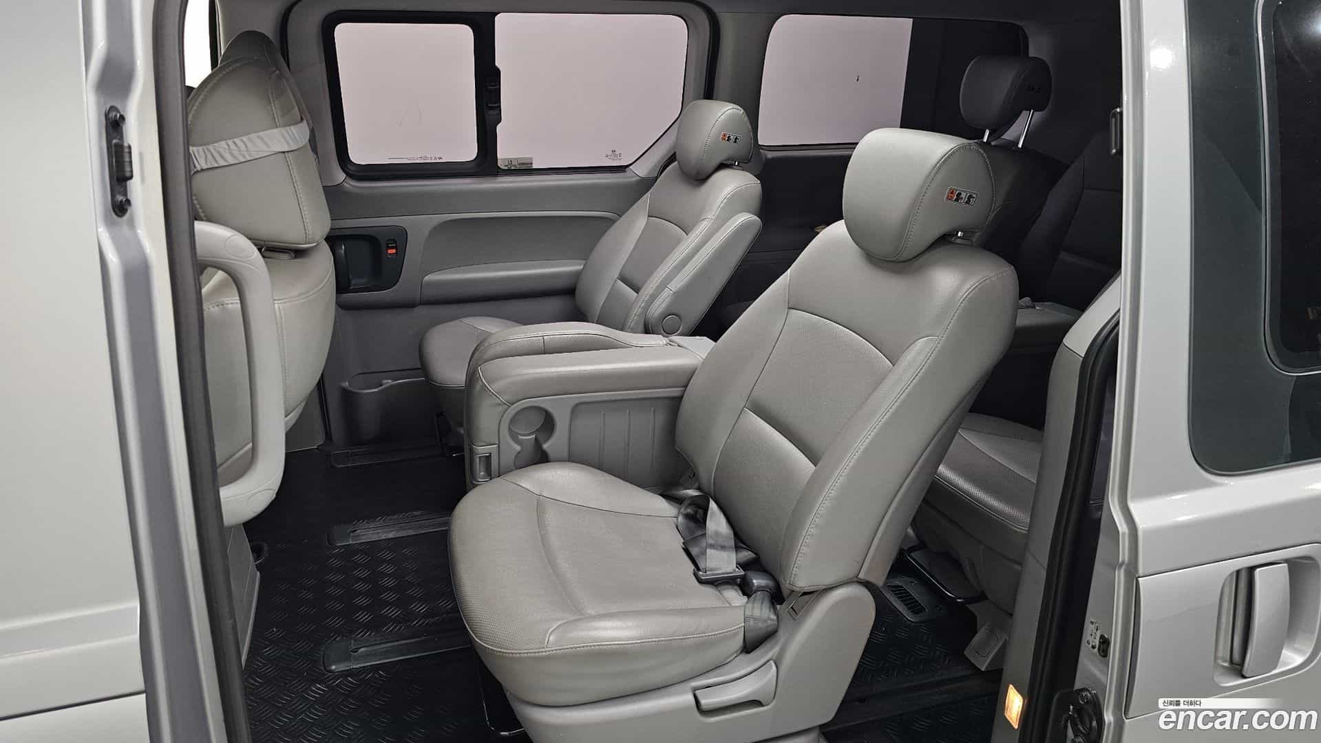 Starex Hyundai 2017.6-OPTION-016