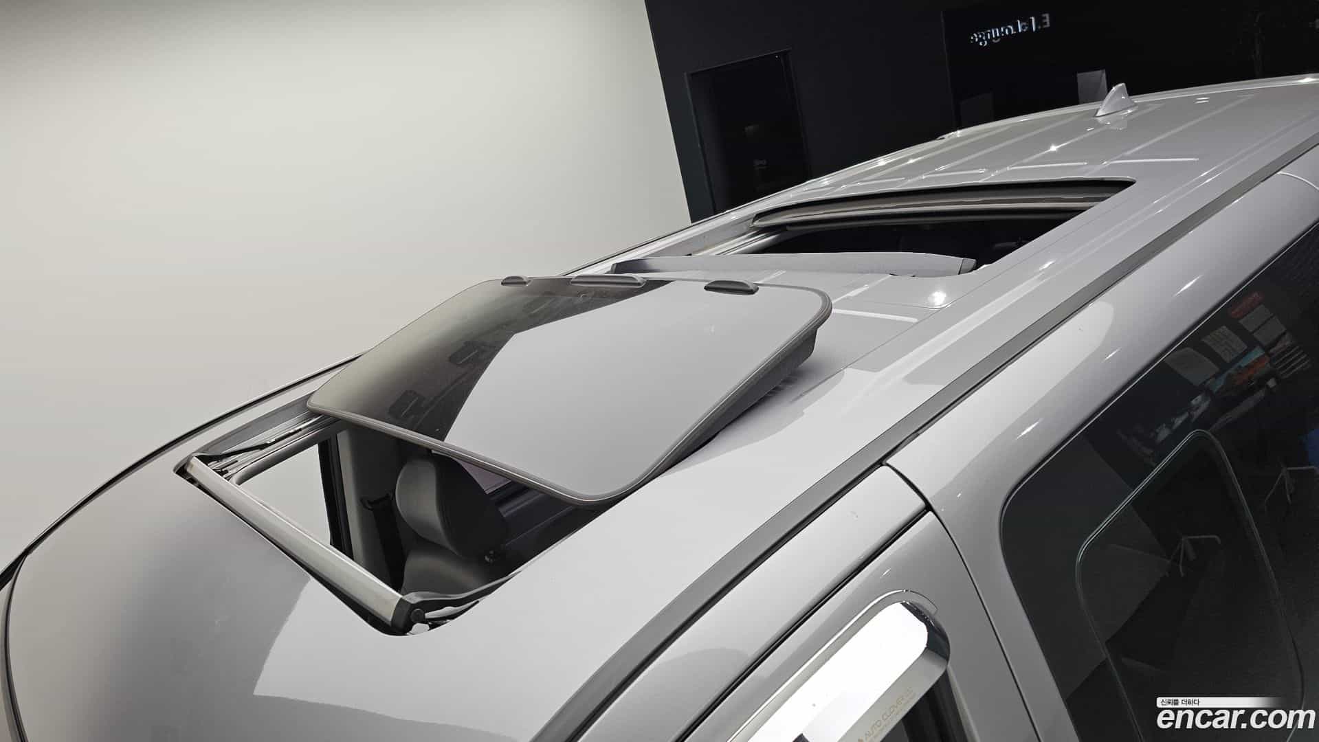 Starex Hyundai 2017.6-OPTION-023