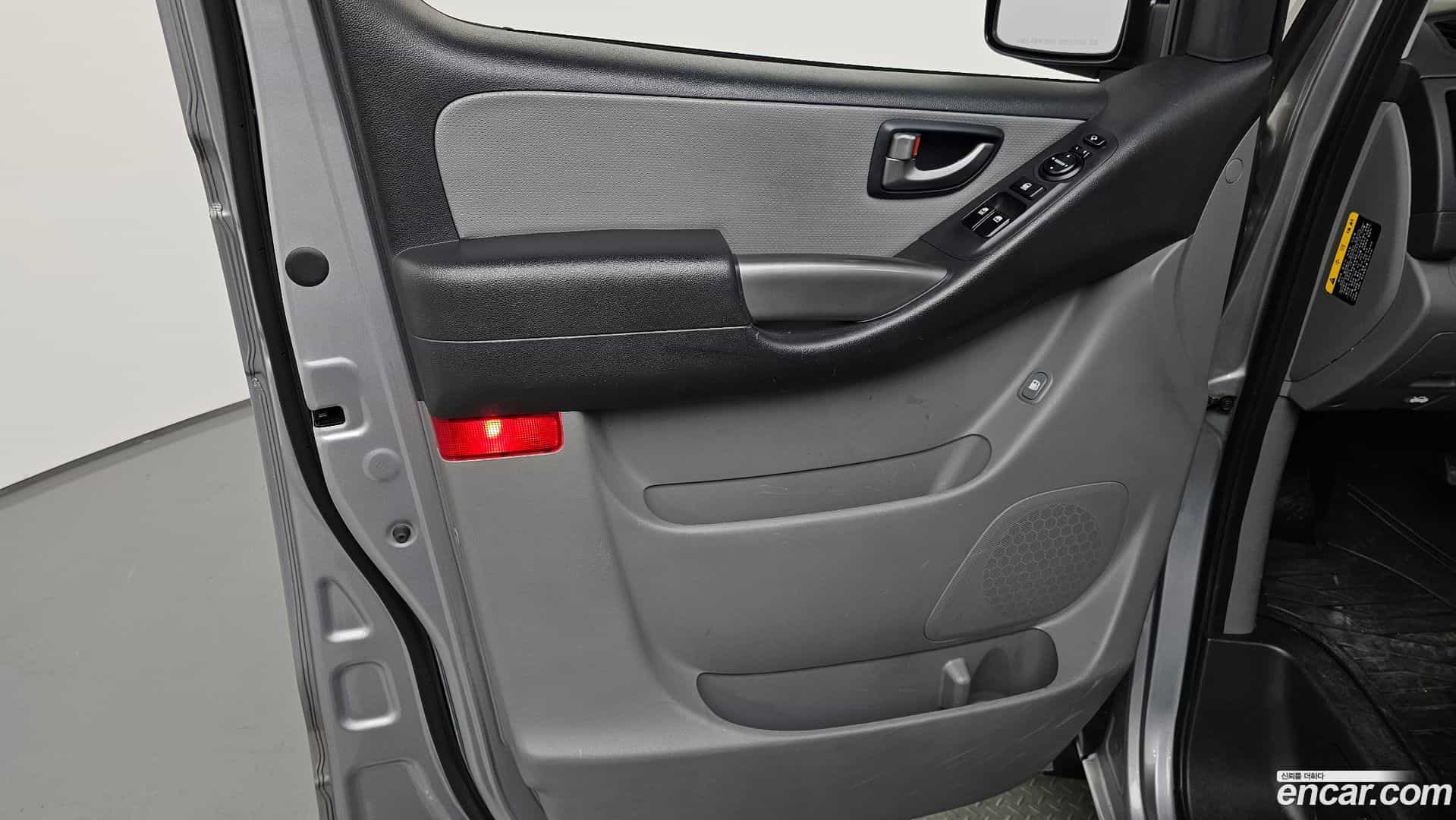 Starex Hyundai 2017.6-INNER-034