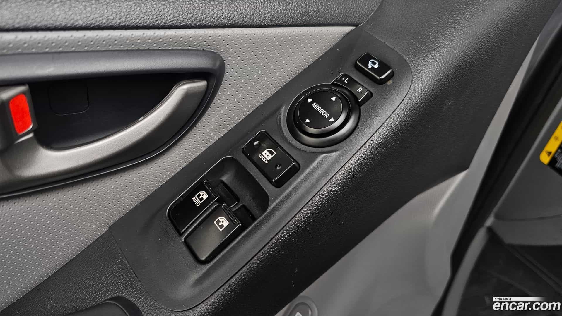 Starex Hyundai 2017.6-OPTION-043