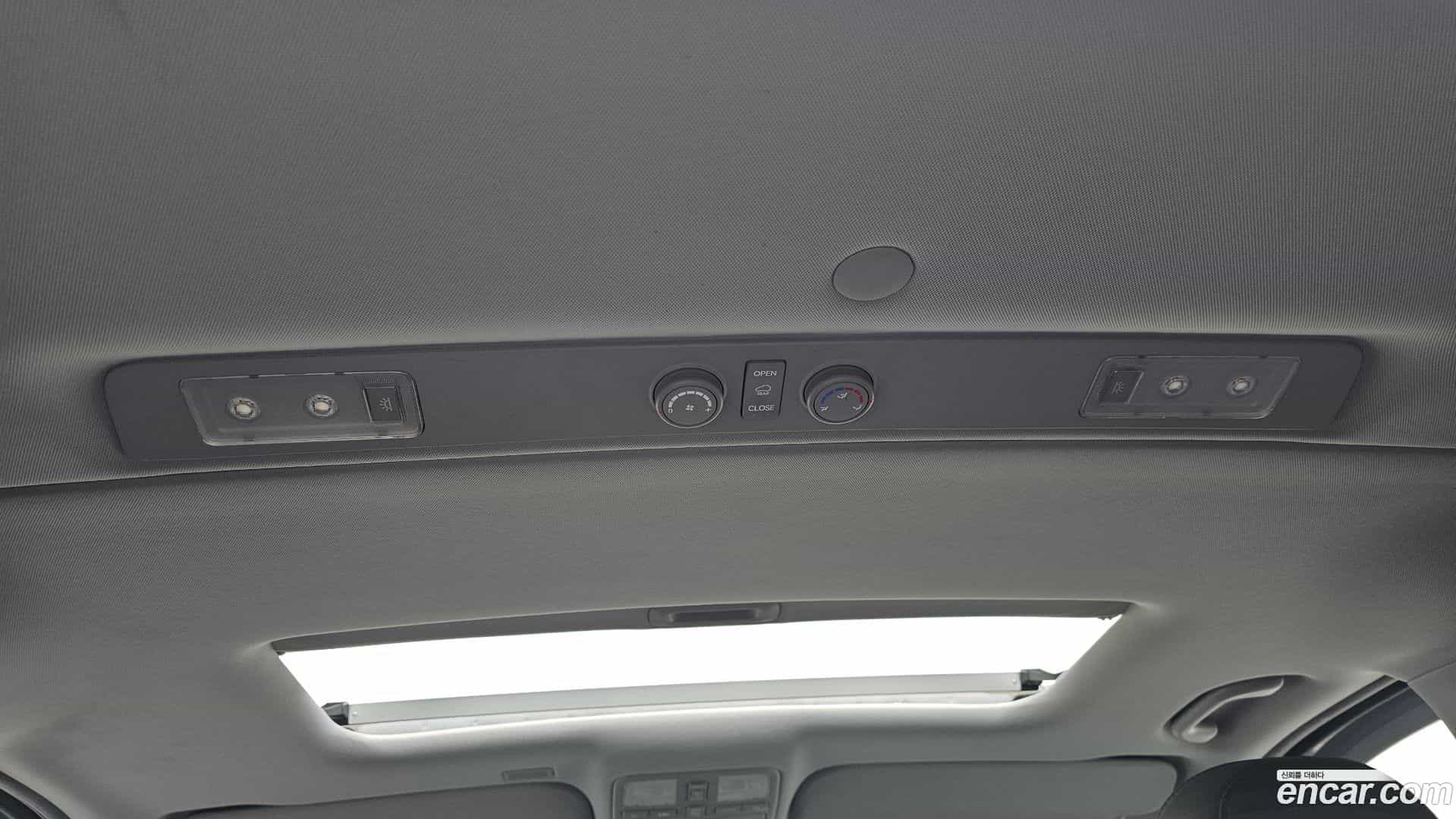 Starex Hyundai 2017.6-OPTION-044