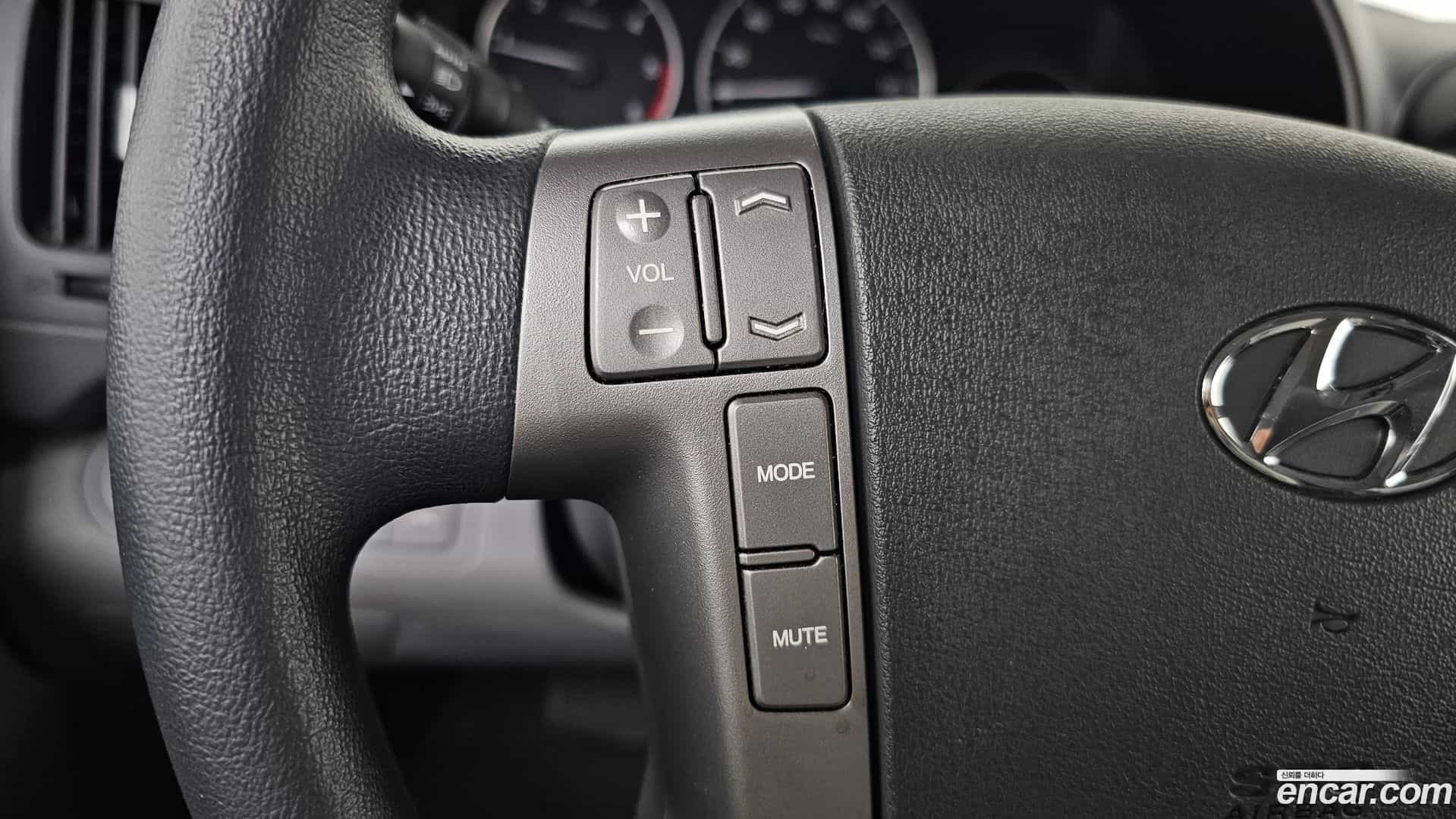 Starex Hyundai 2017.6-OPTION-045