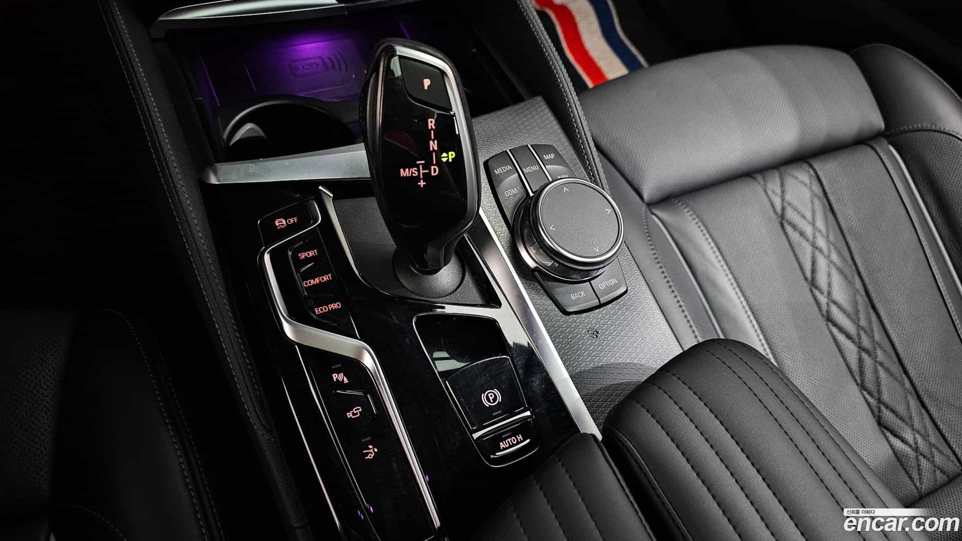 Gran Turismo BMW 2023.6-INNER-009