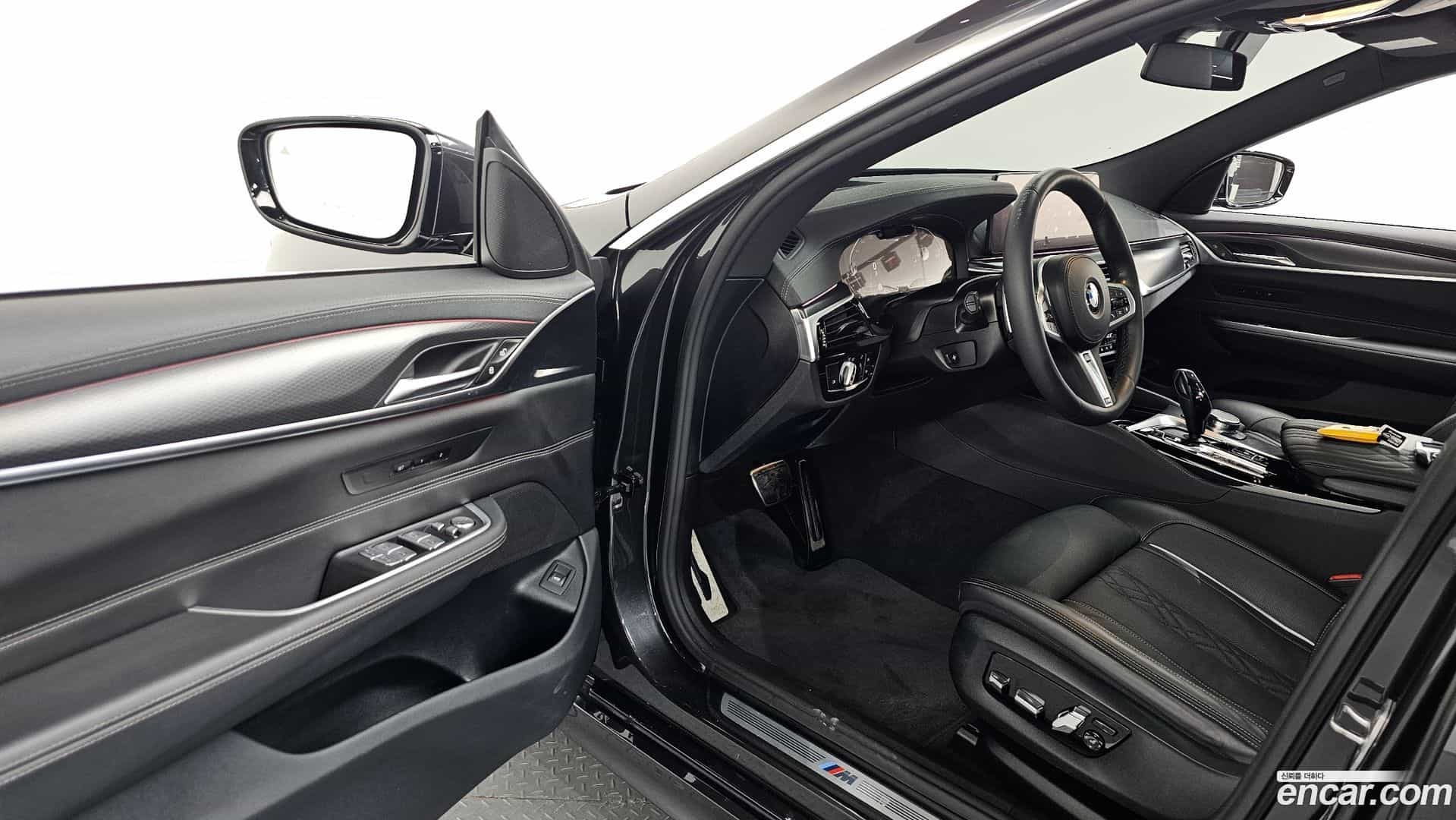 Gran Turismo BMW 2023.6-INNER-010