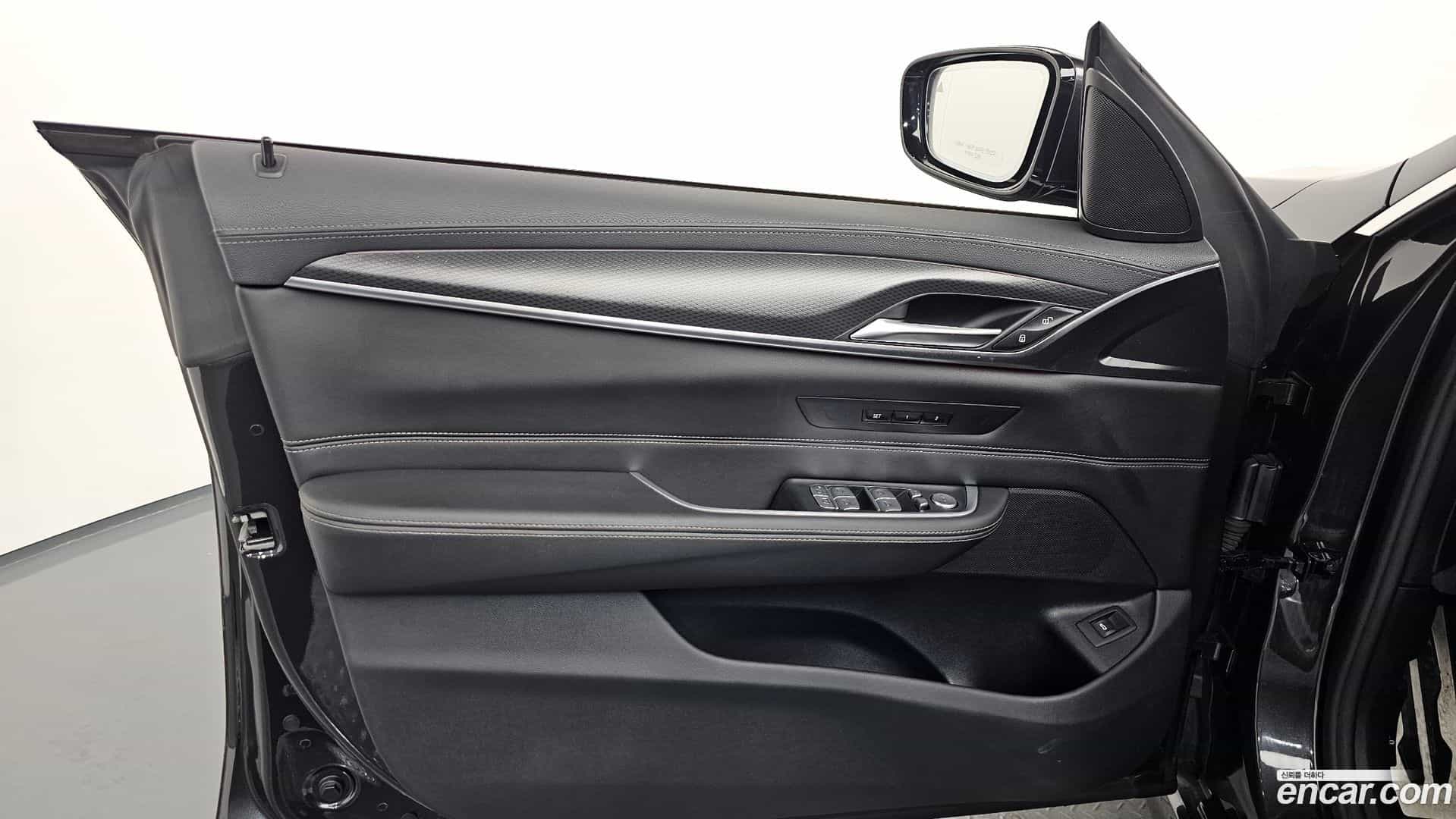 Gran Turismo BMW 2023.6-INNER-034