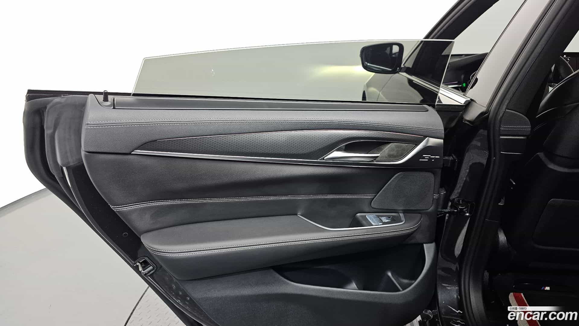 Gran Turismo BMW 2023.6-INNER-035