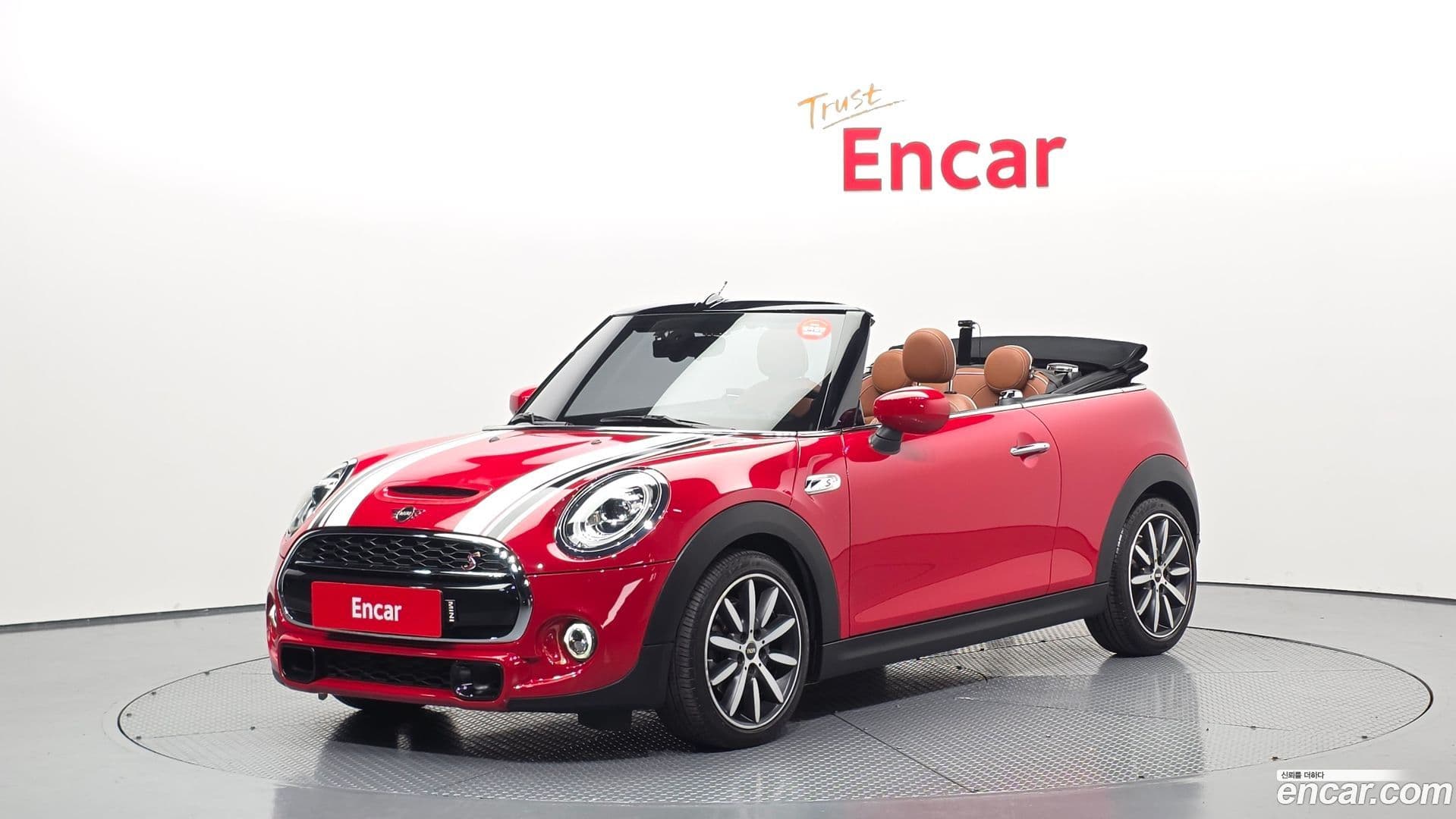 Main__Slider__Photo:Cooper Convertible Mini 2020.4-0