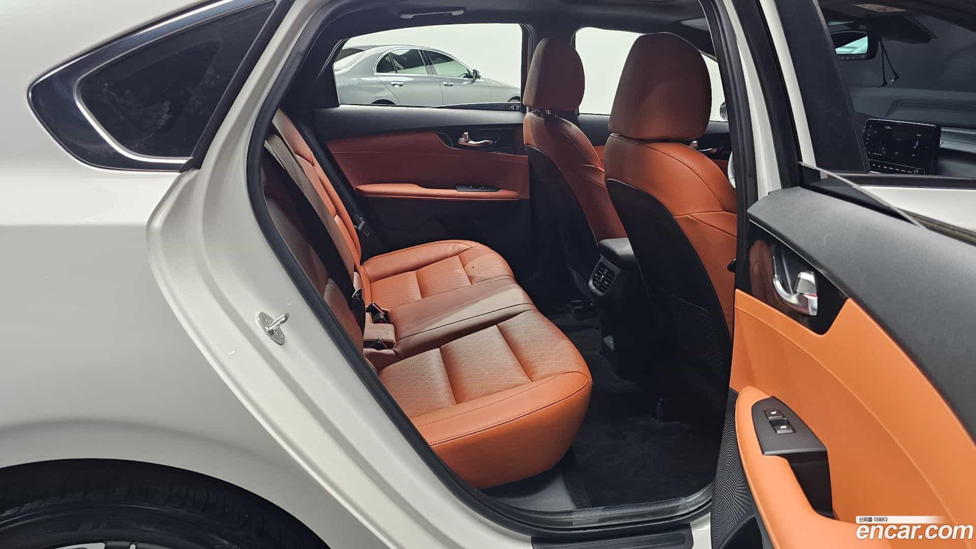 K3 Kia 2023.0-OPTION-015