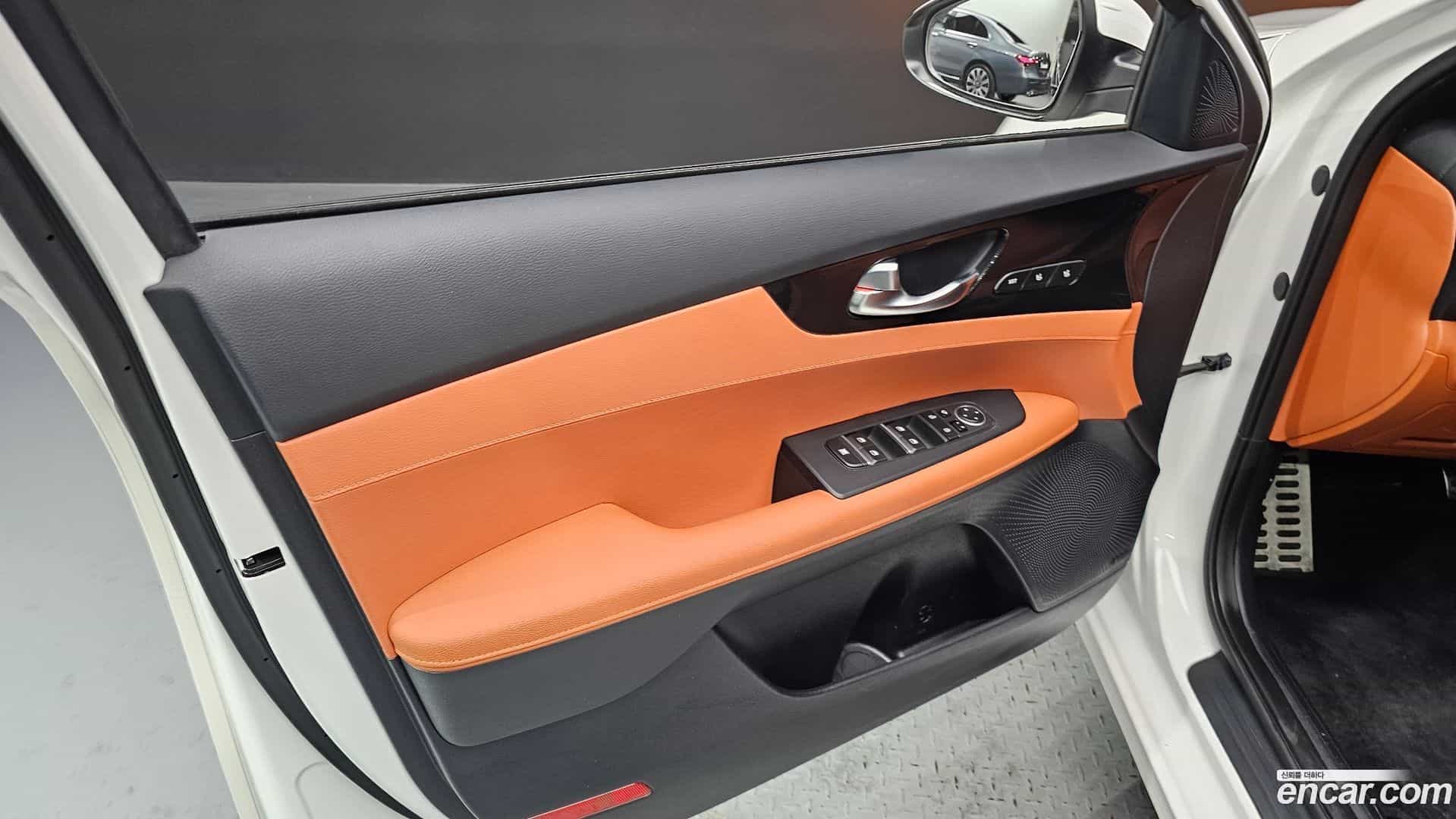 K3 Kia 2023.0-INNER-034