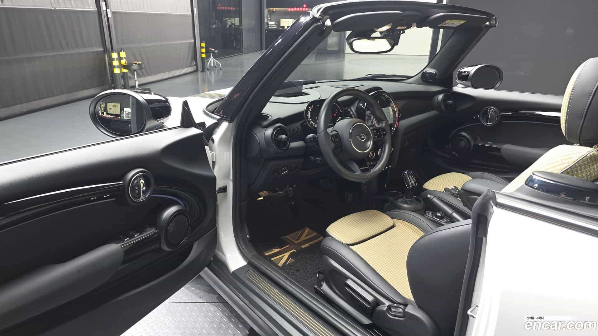 Cooper Convertible Mini 2023.9-INNER-010