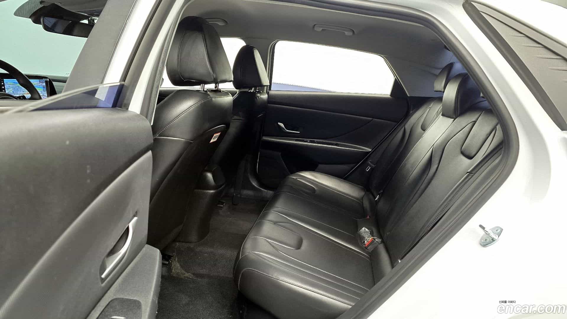 AVANTE Hyundai 2023.3-OPTION-016