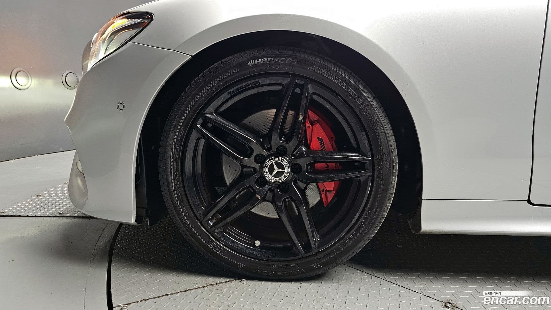 Main__Slider__Photo:E-Class Mercedes-Benz 2017.9-4
