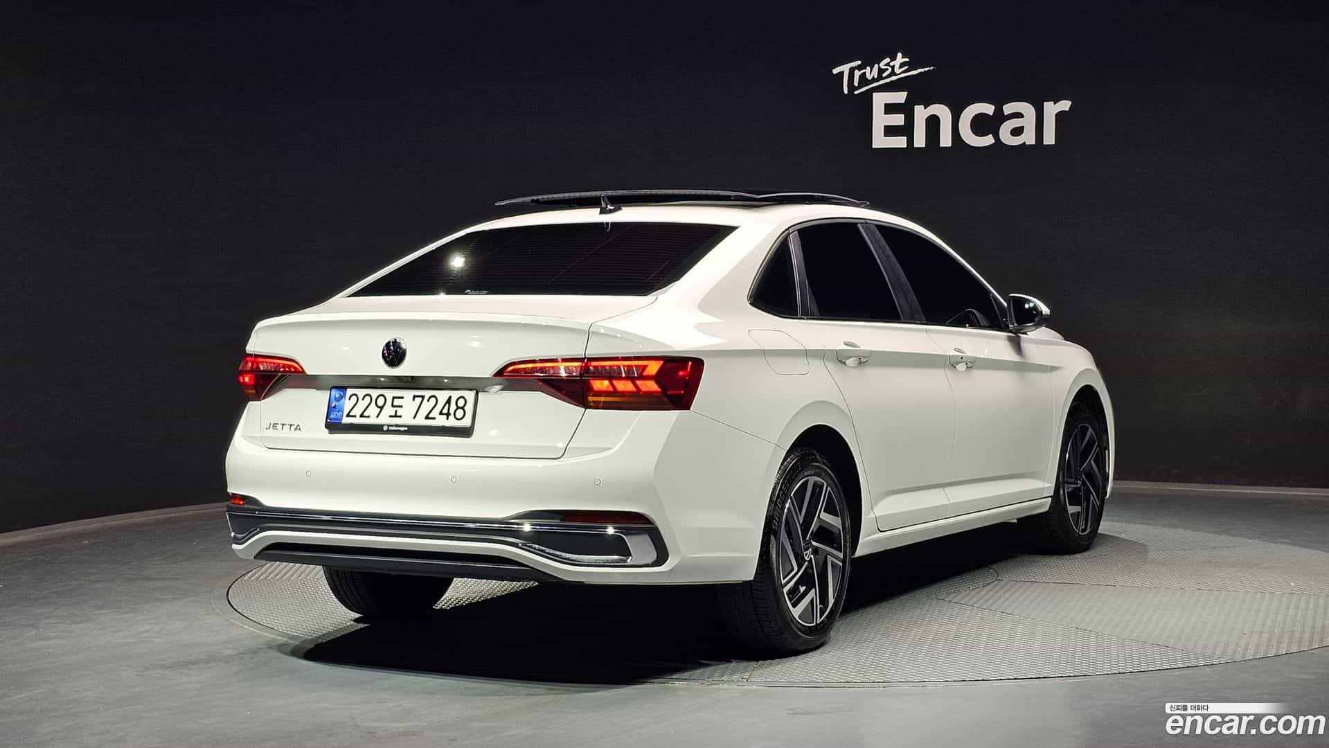Jetta Volkswagen 2023.11-OUTER-002