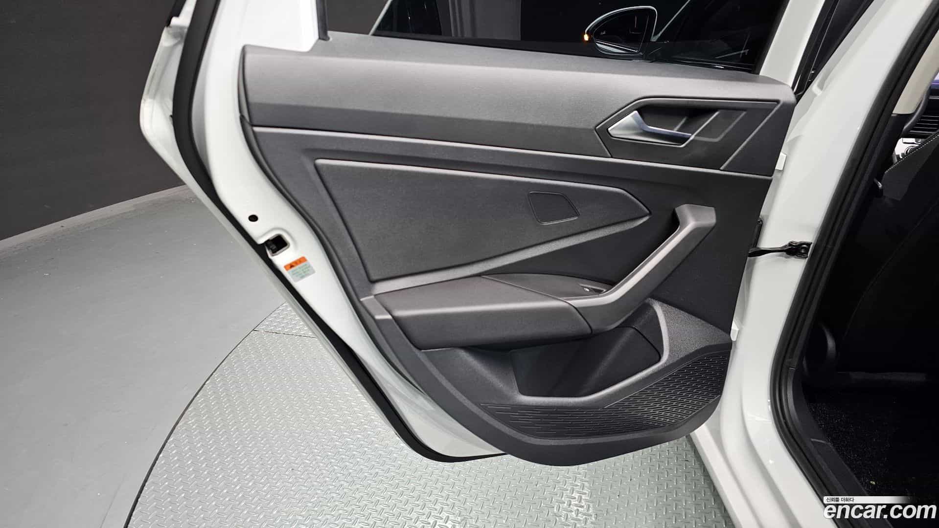 Jetta Volkswagen 2023.11-INNER-035