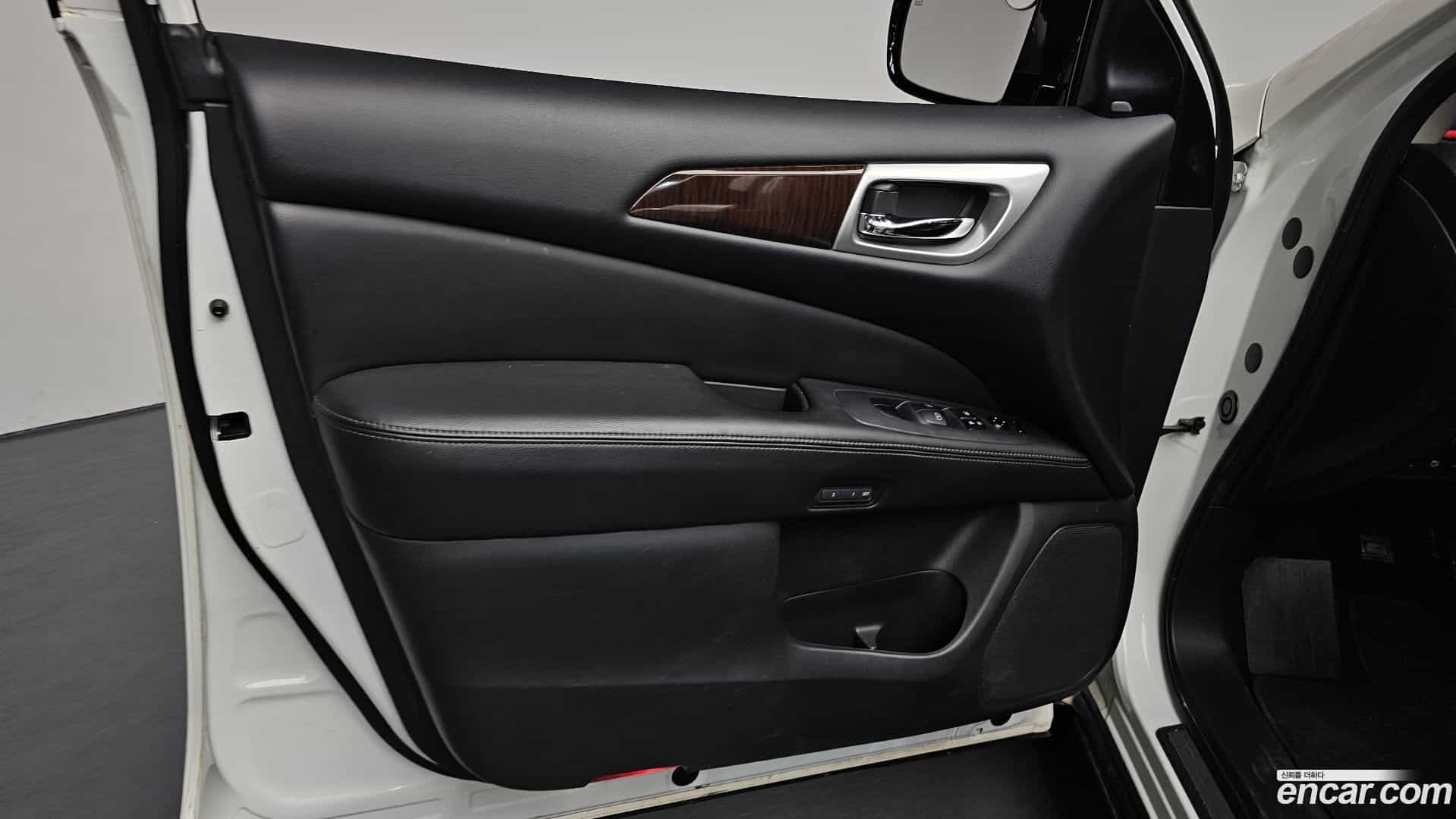Pathfinder Nissan 2016.11-INNER-034