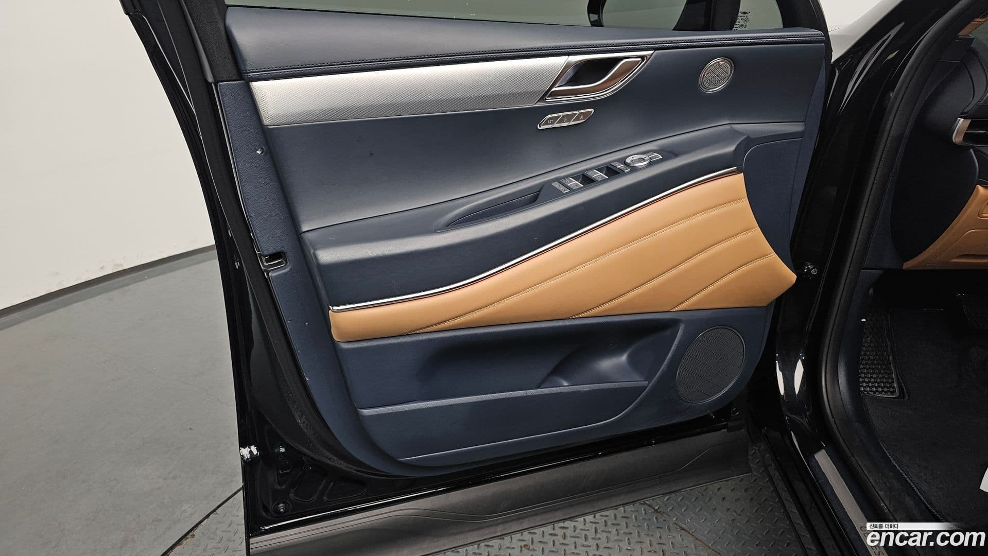 Main__Slider__Photo:GV80 Genesis 2021.10-23