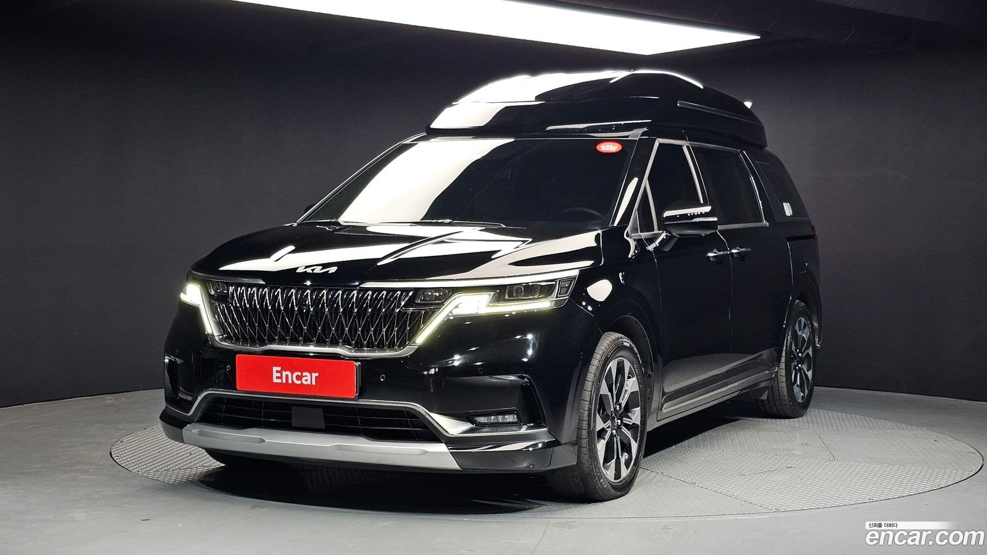 Main__Slider__Photo:Canival Kia 2021.11-0