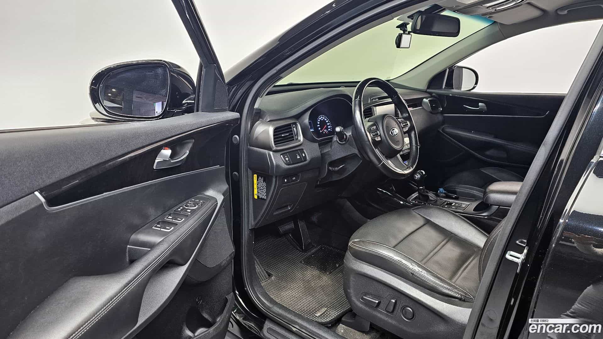Sorento Kia 2015.2-INNER-010