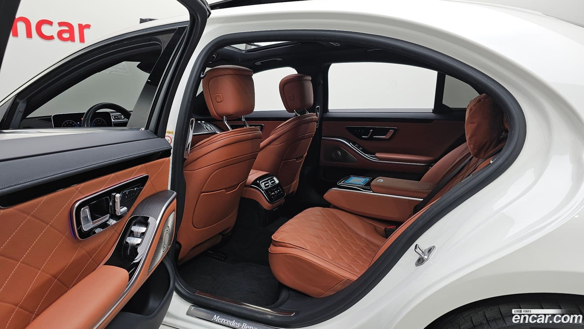 Main__Slider__Photo:S-Class Mercedes-Benz 2022.0-11