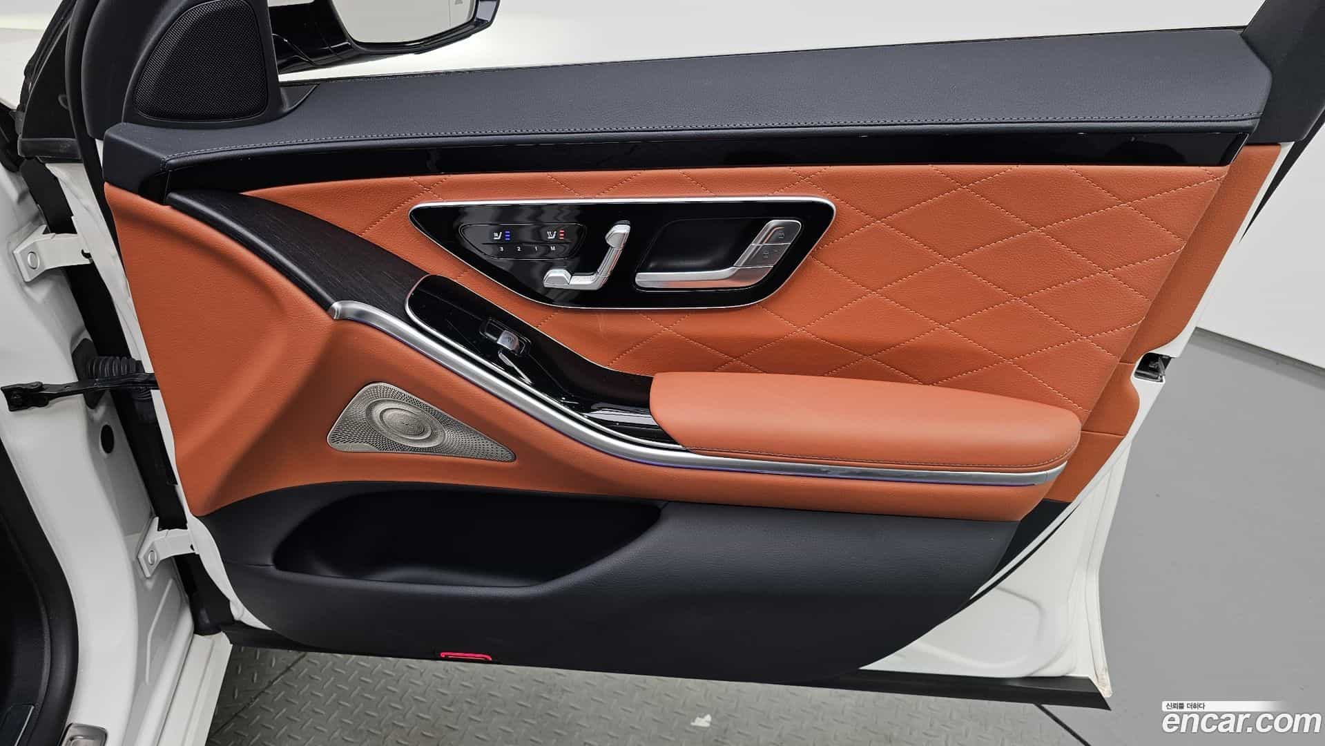 S-Class Mercedes-Benz 2022.0-INNER-035
