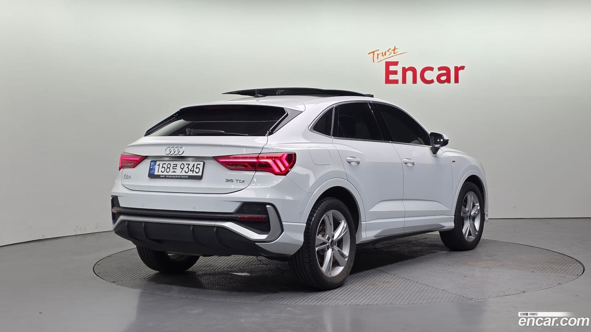 Main__Slider__Photo:Q3 Audi 2022.8-1