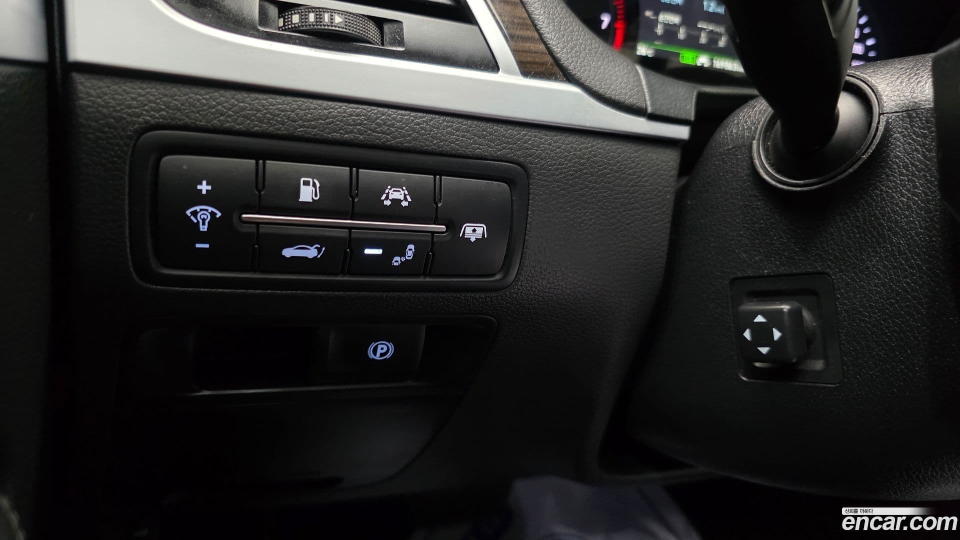 Main__Slider__Photo:G80 Genesis 2016.6-15