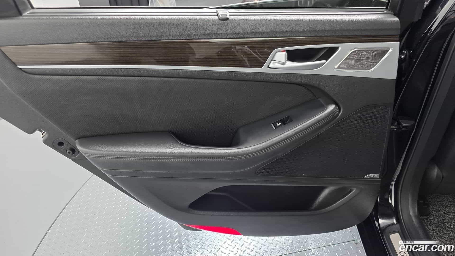 G80 Genesis 2016.6-INNER-035