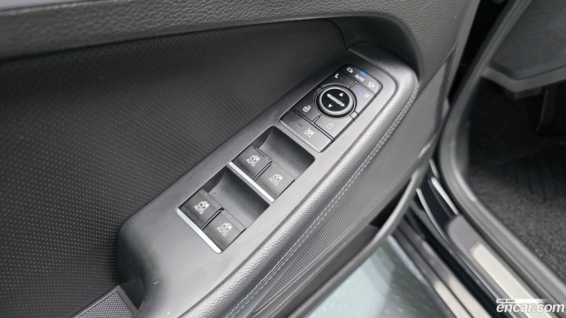 Main__Slider__Photo:G80 Genesis 2016.6-26