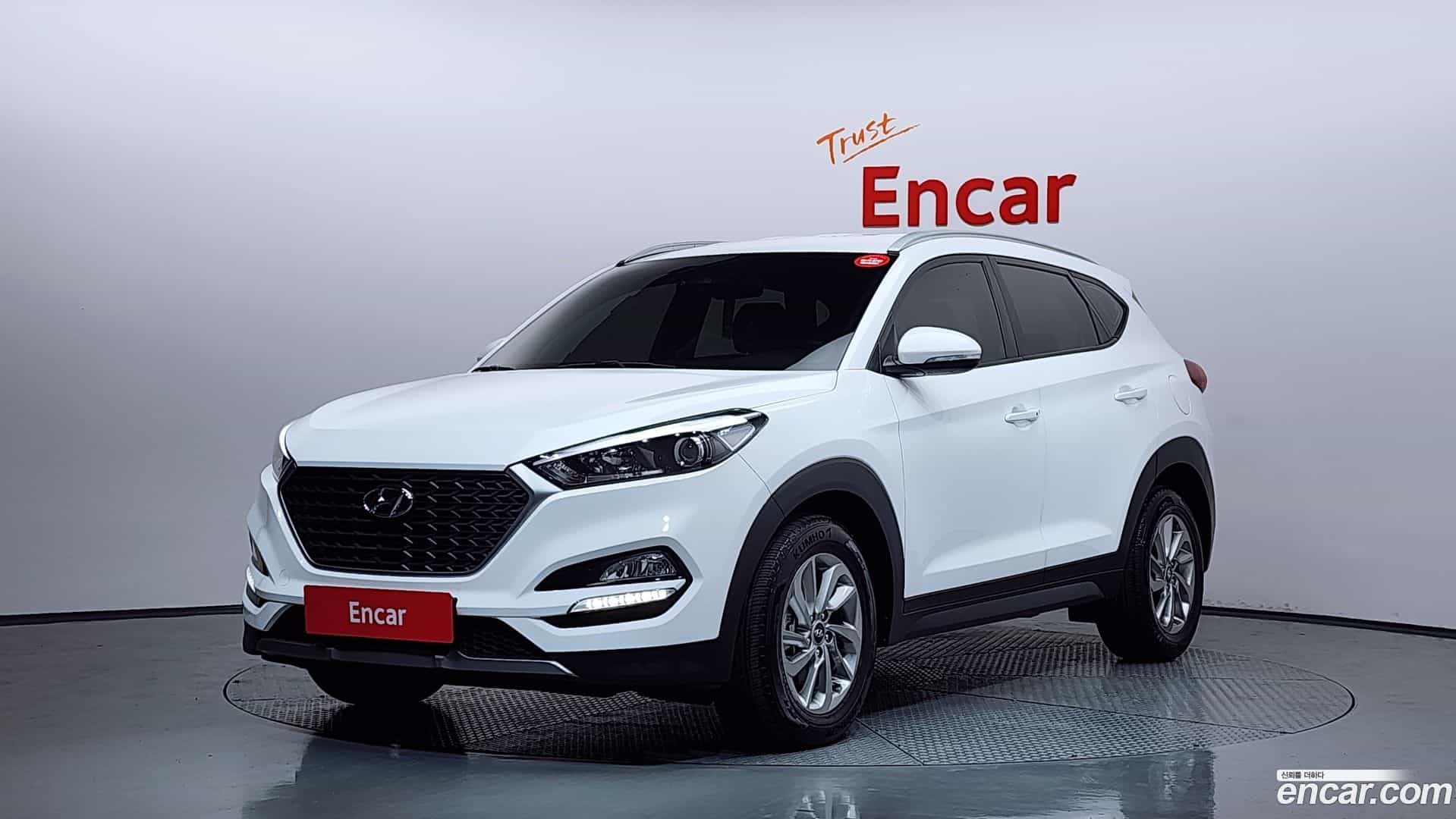 Tucson Hyundai 2017.10-OUTER-001