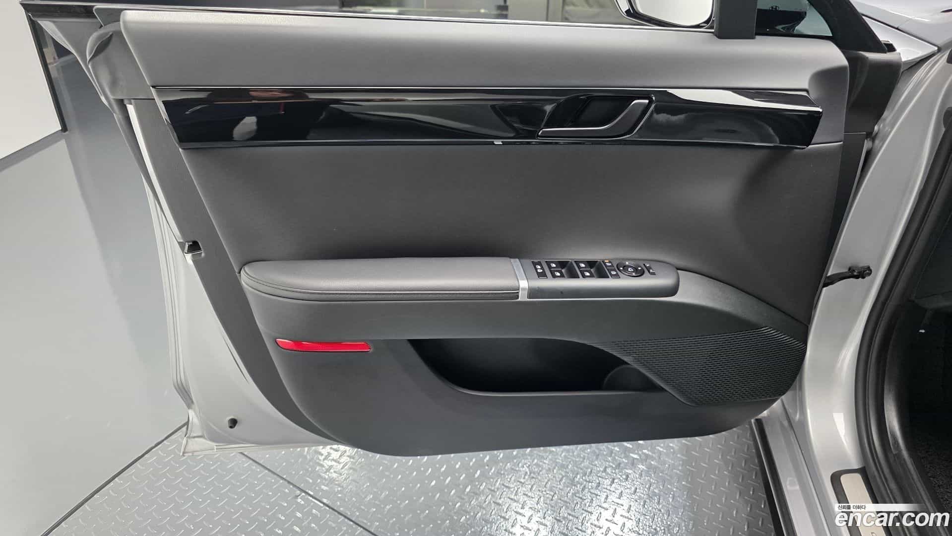 Grandeur Hyundai 2023.2-INNER-034