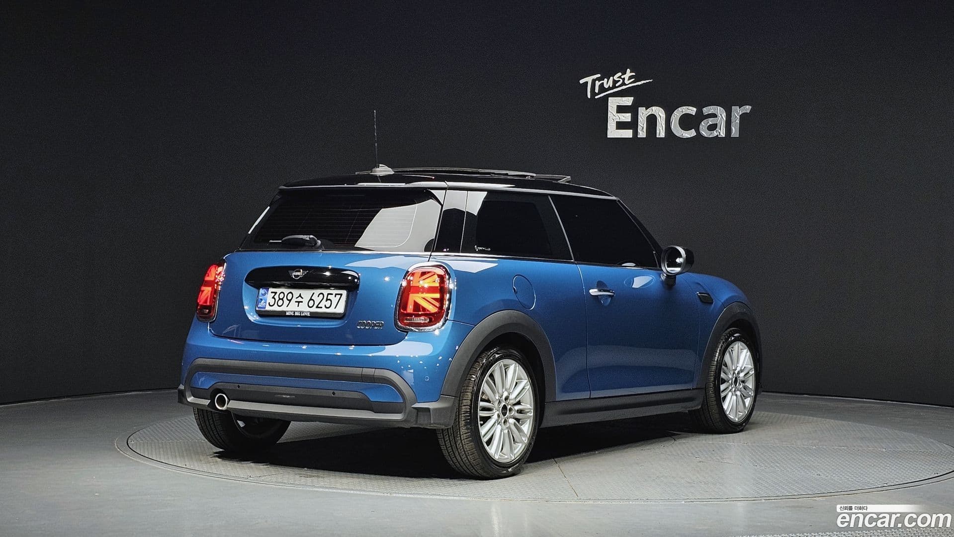 Main__Slider__Photo:Cooper Mini 2022.4-1