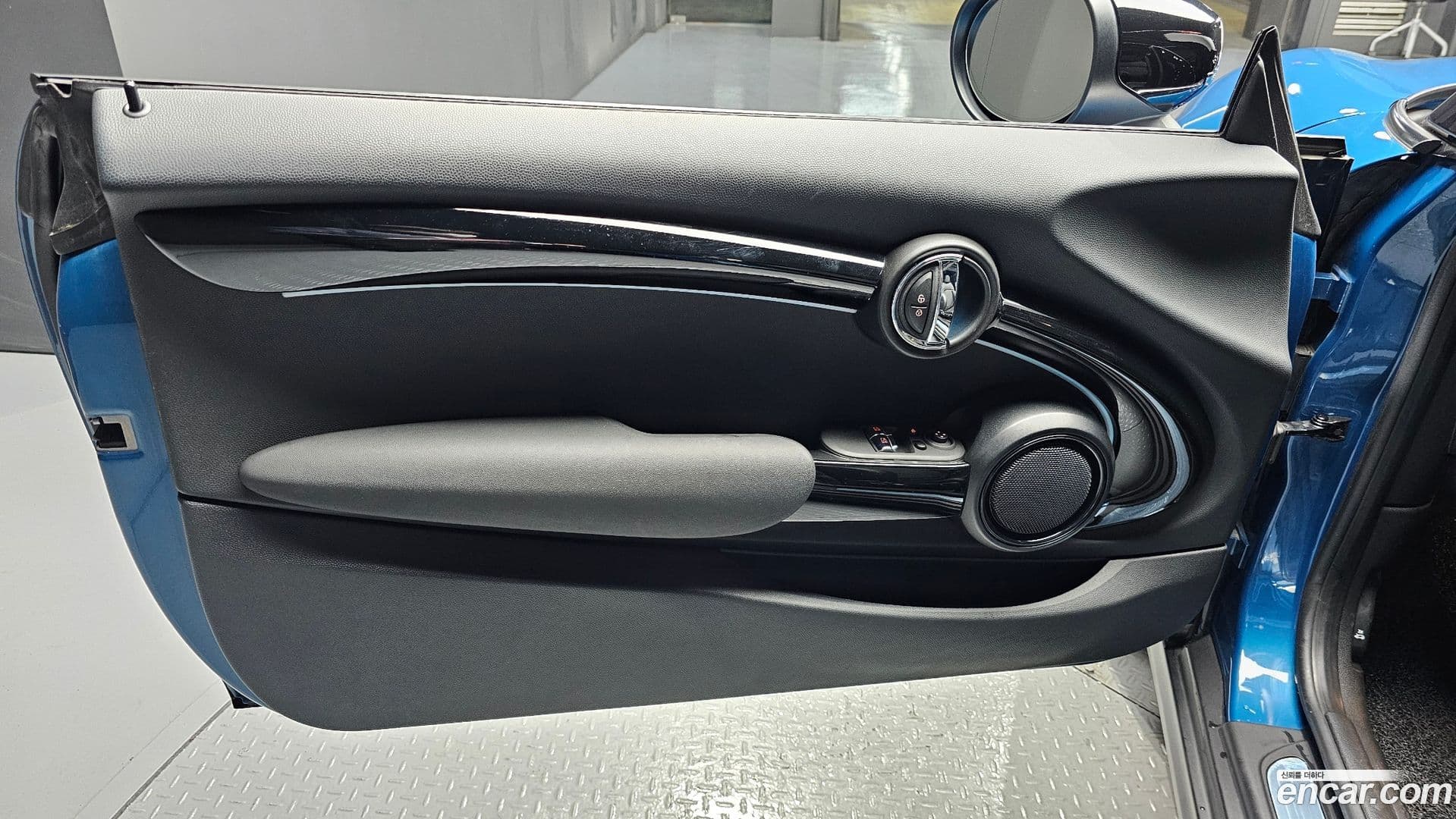 Main__Slider__Photo:Cooper Mini 2022.4-23